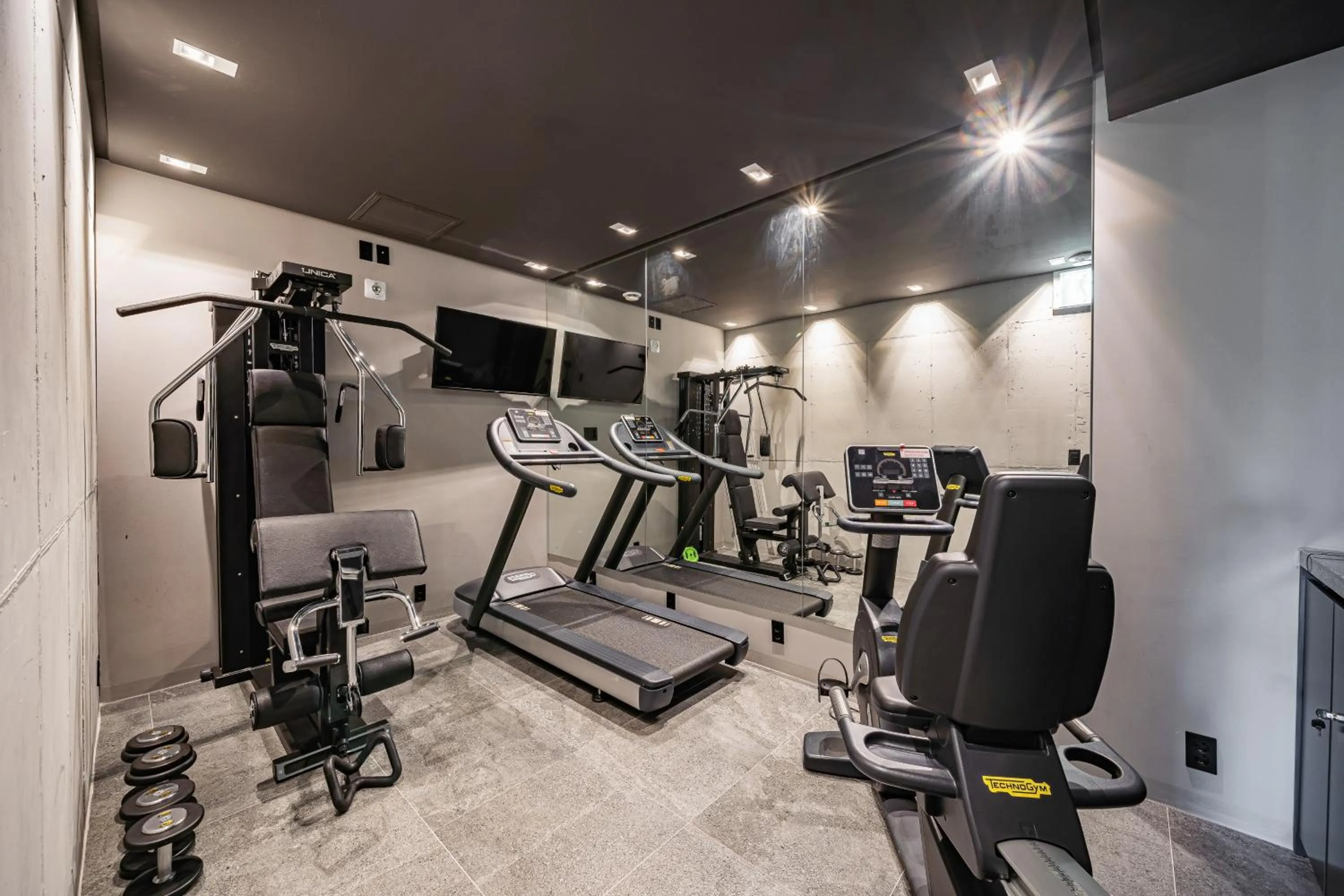 Fitness centre/facilities in The Hong C Hotel