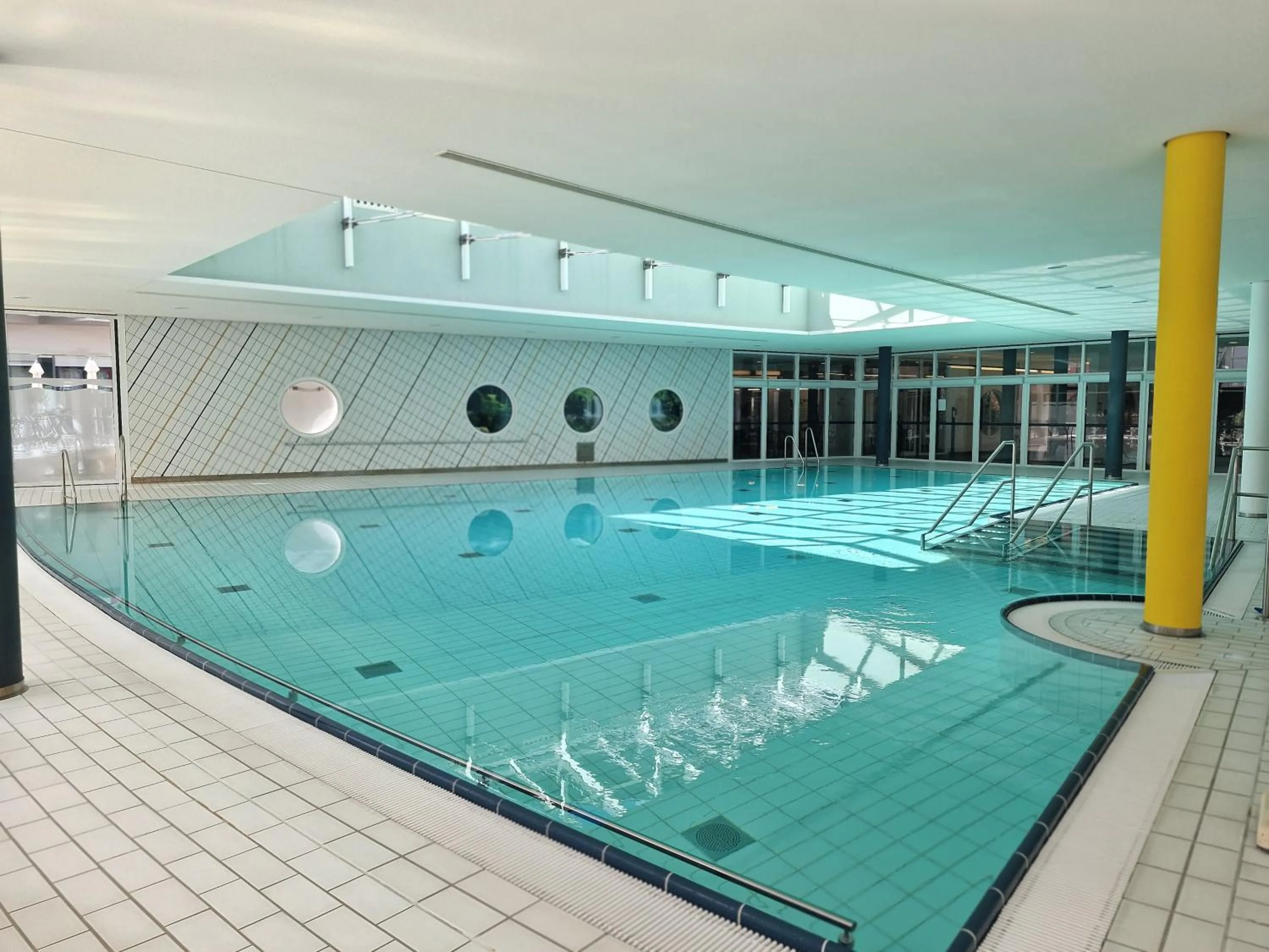 Swimming pool in Green Night Hotel