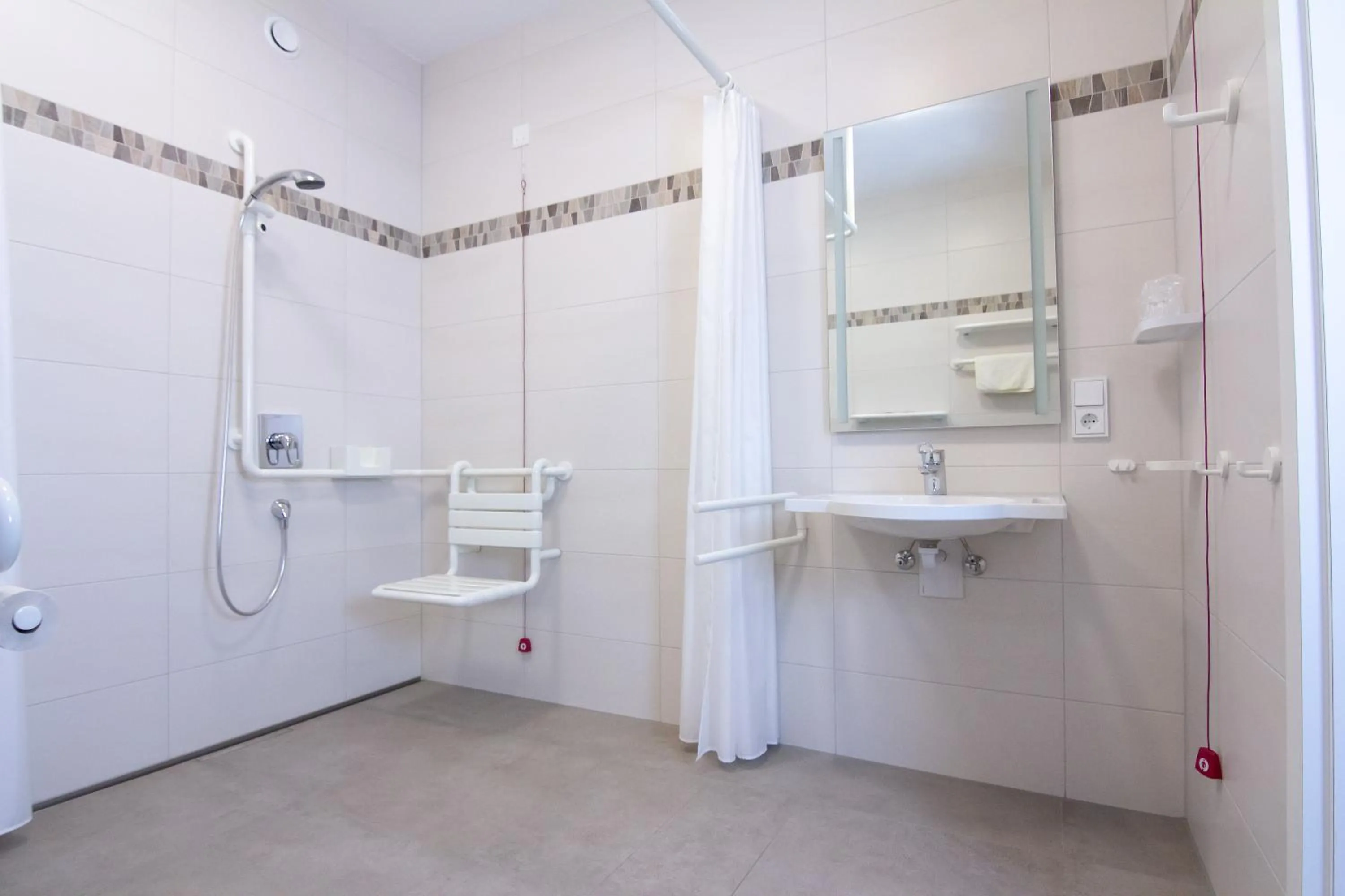 Shower in Green Night Hotel