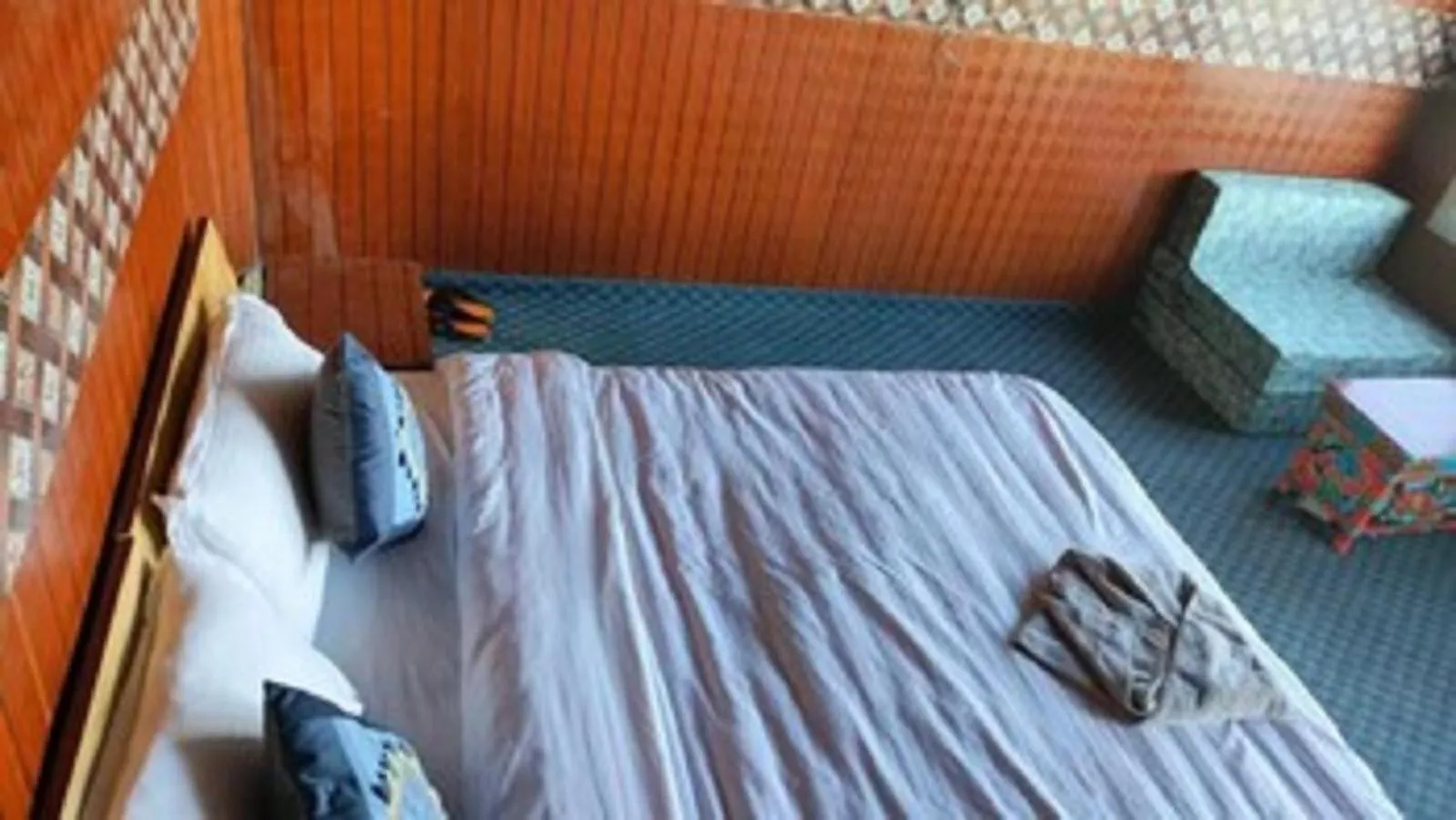 Bed in Soma Retreat Cottage, Pangong Lake