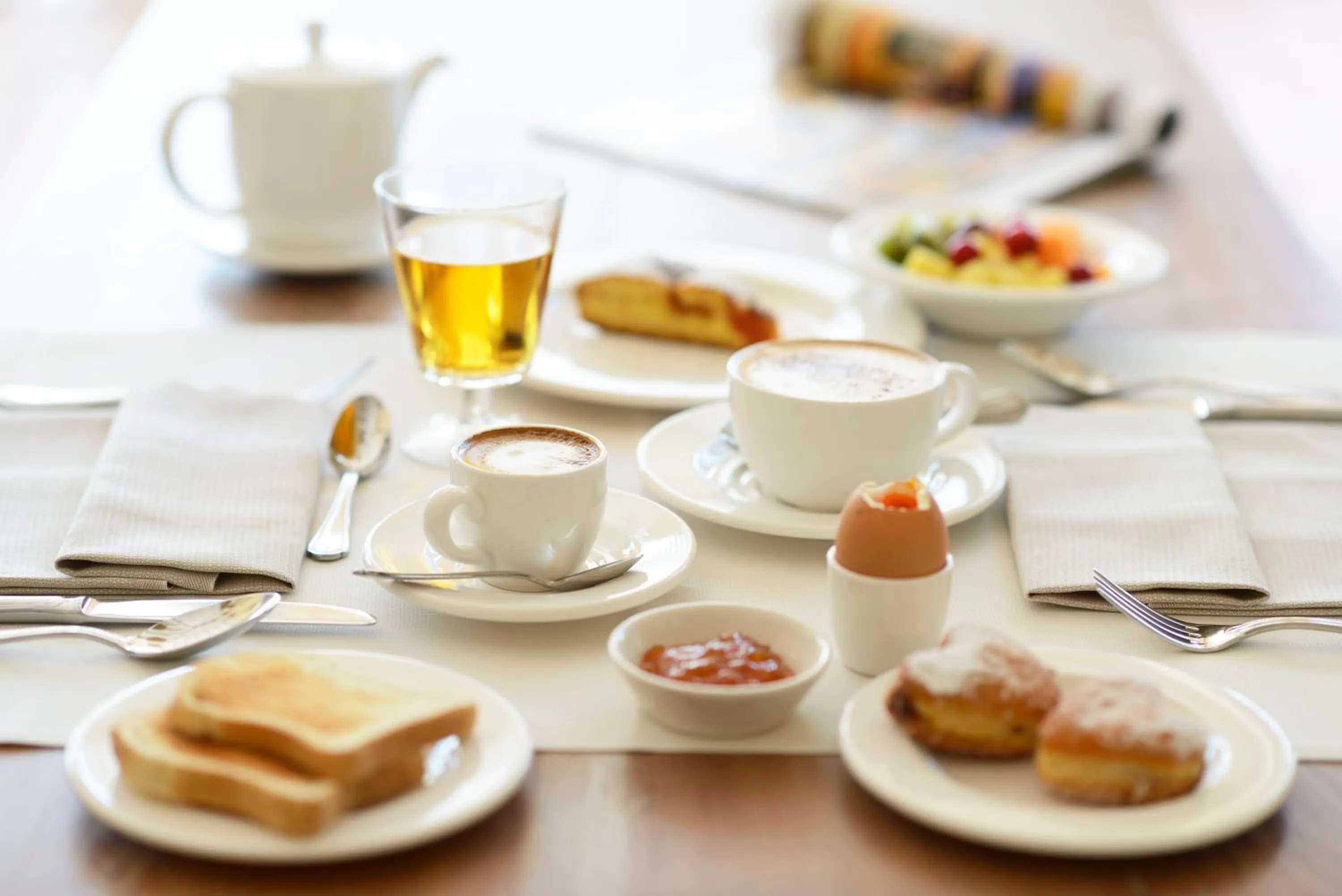 Breakfast in Relais Rossar Boutique Hotel Garda & Hills