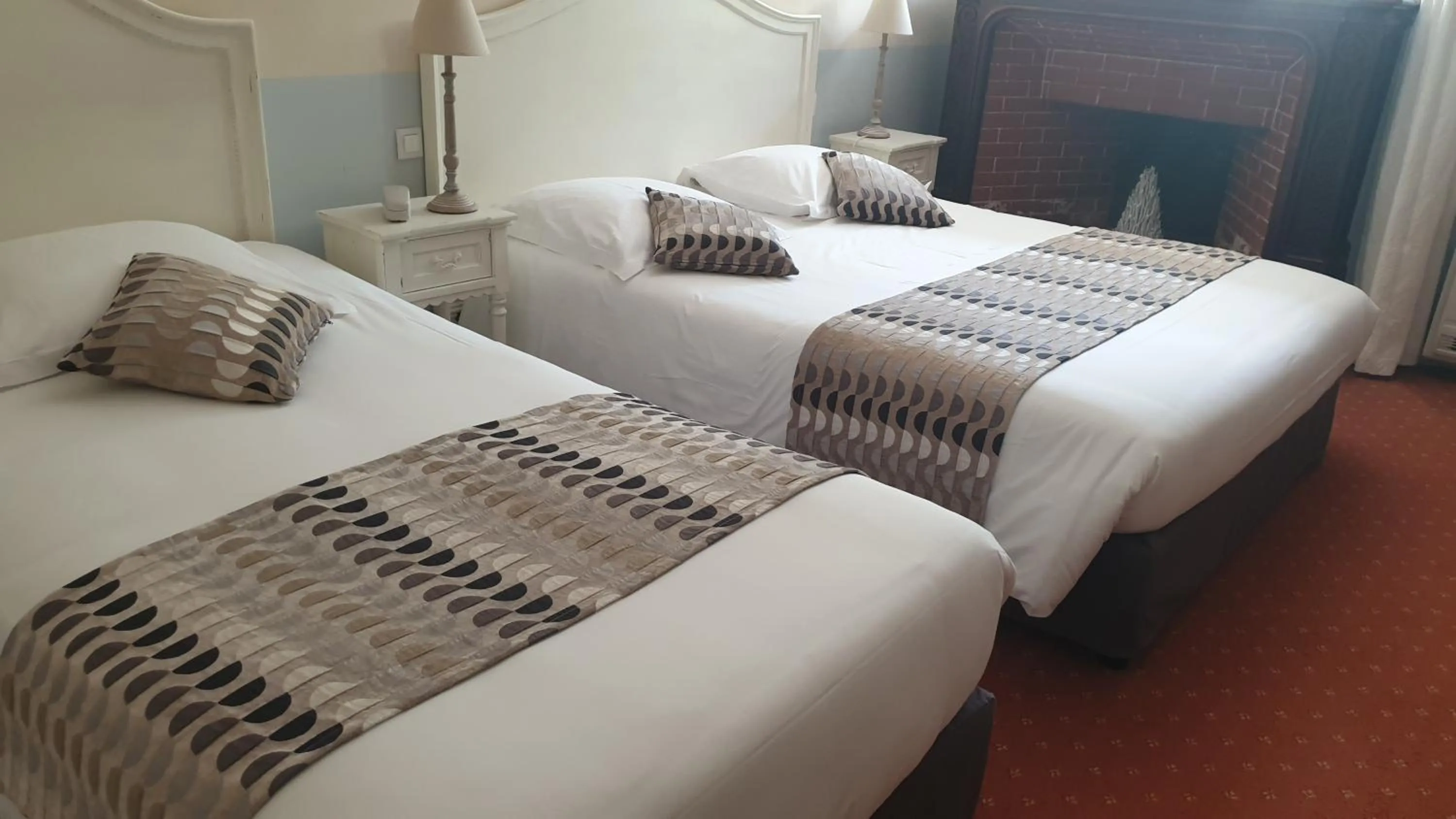 Bed in Demeures et Châteaux Hôtel L'Hermitage