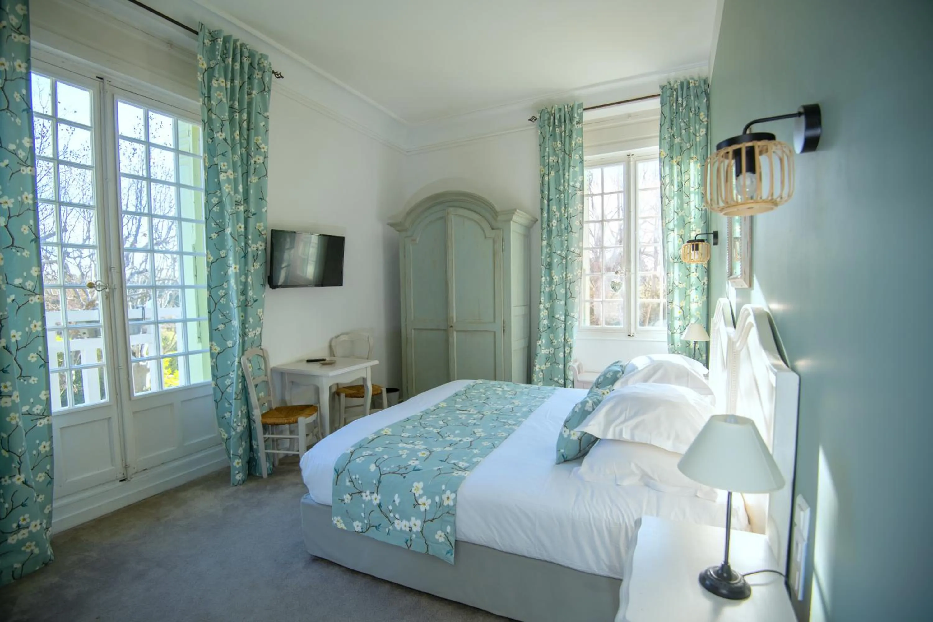 Bedroom, Bed in Demeures et Châteaux Hôtel L'Hermitage