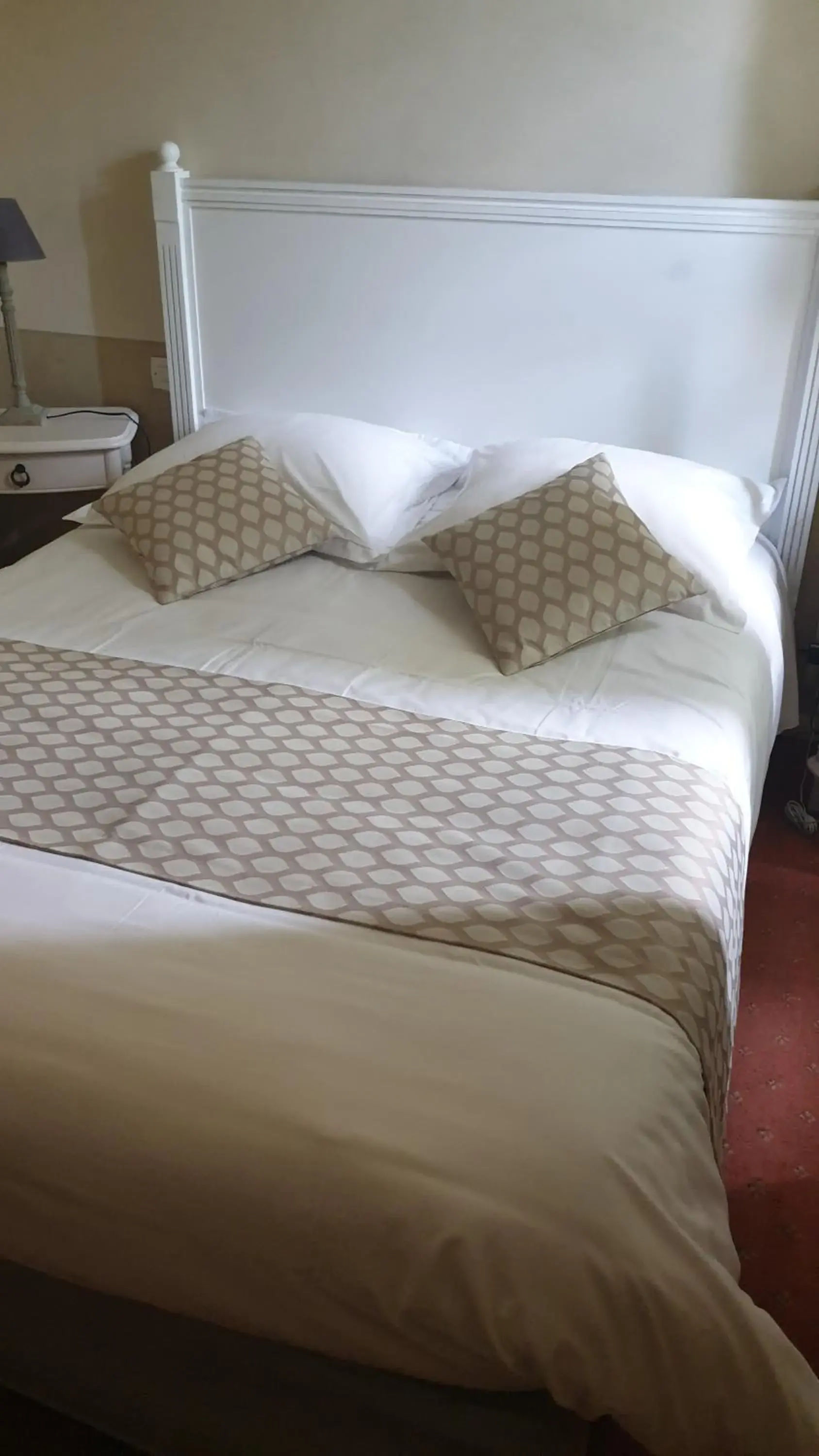 Bedroom, Bed in Demeures et Châteaux Hôtel L'Hermitage Bedroom, Bed in Demeures et Châteaux Hôtel L'Hermitage