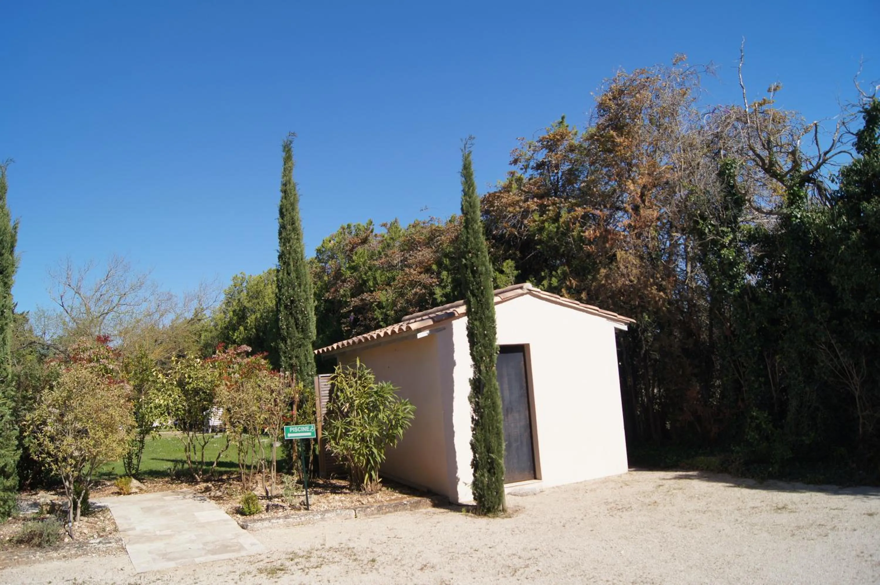 Parking in Demeures et Châteaux Hôtel L'Hermitage