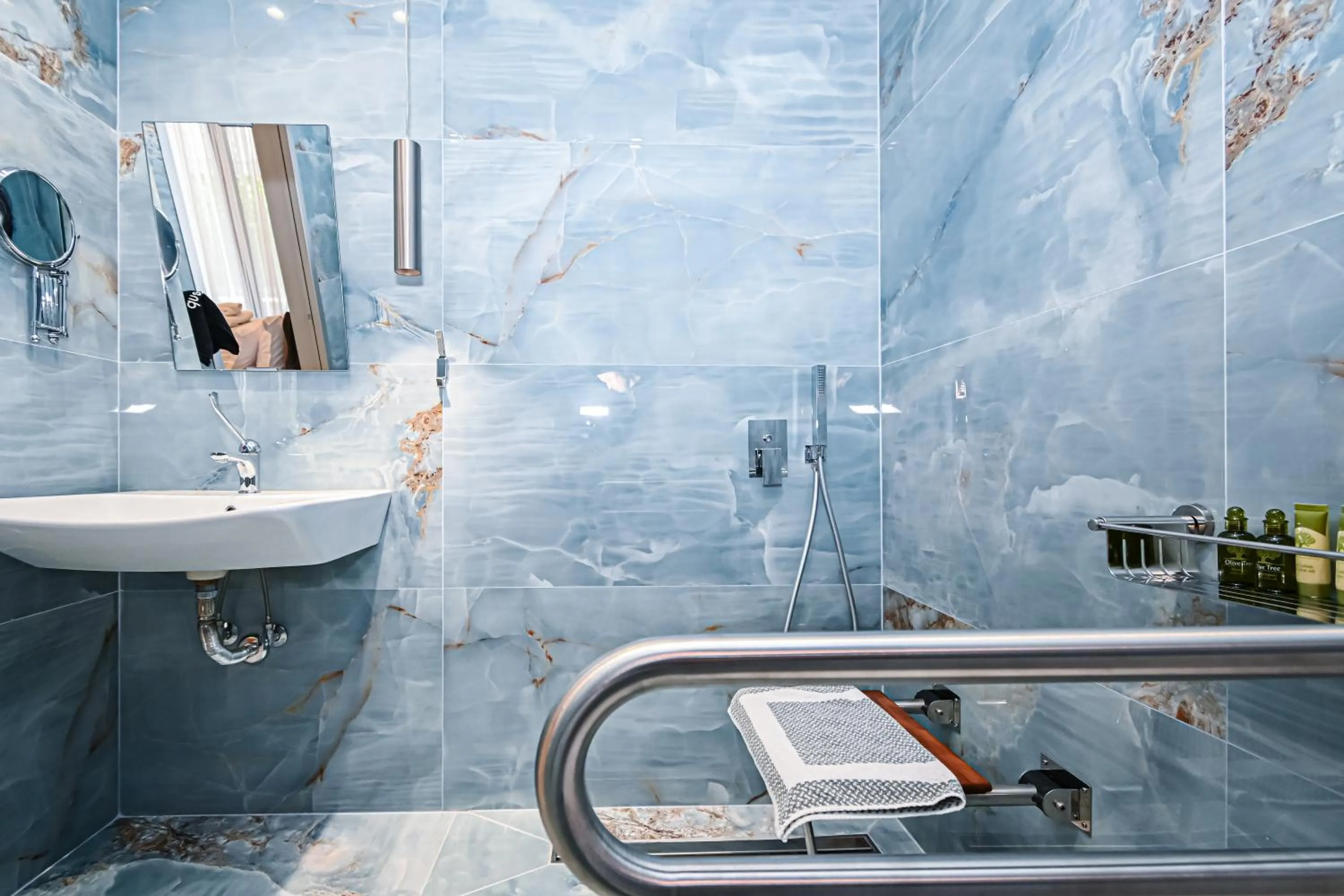 Shower in Kima Premium Apartments