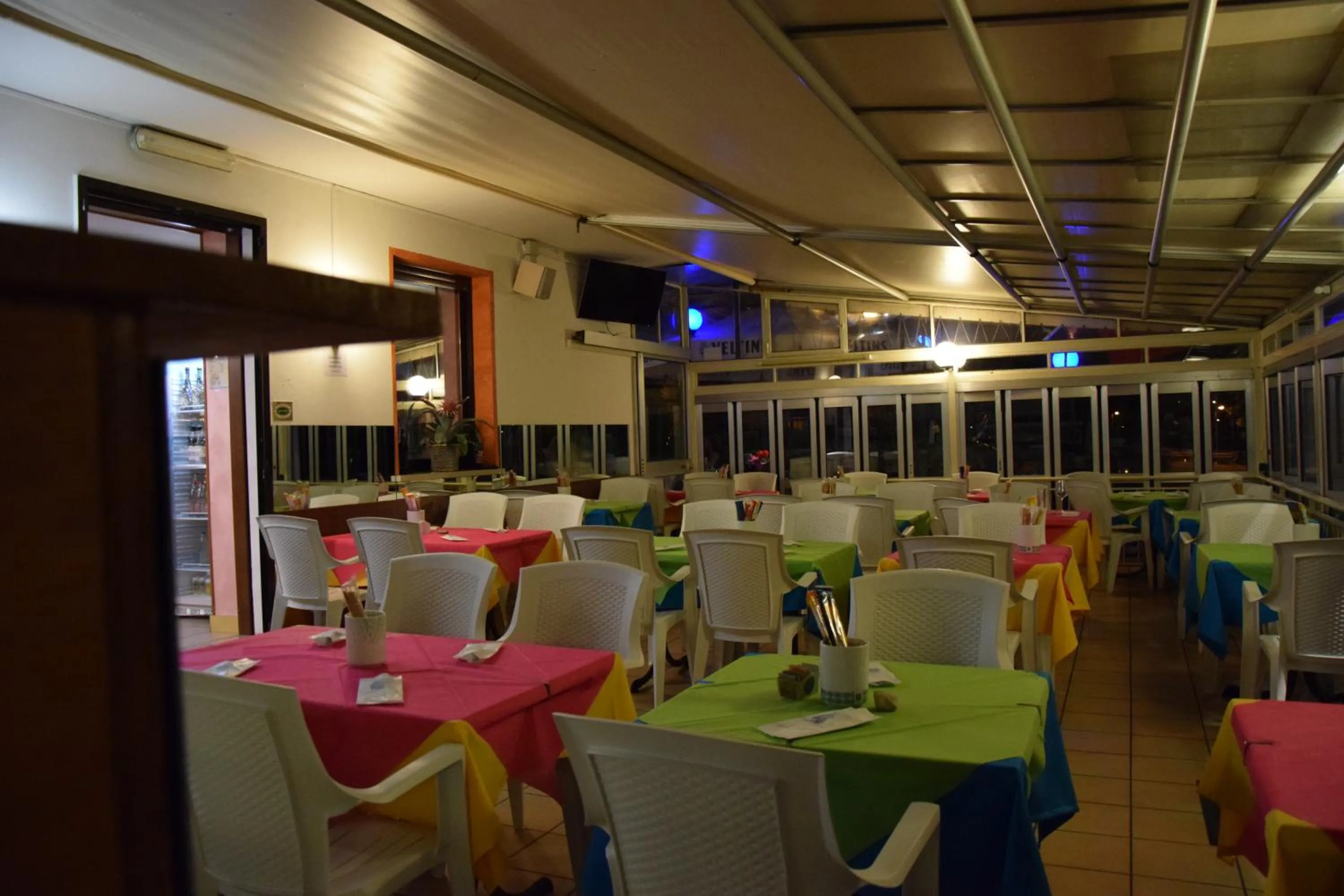 Restaurant/places to eat in Hotel Vela Azzurra
