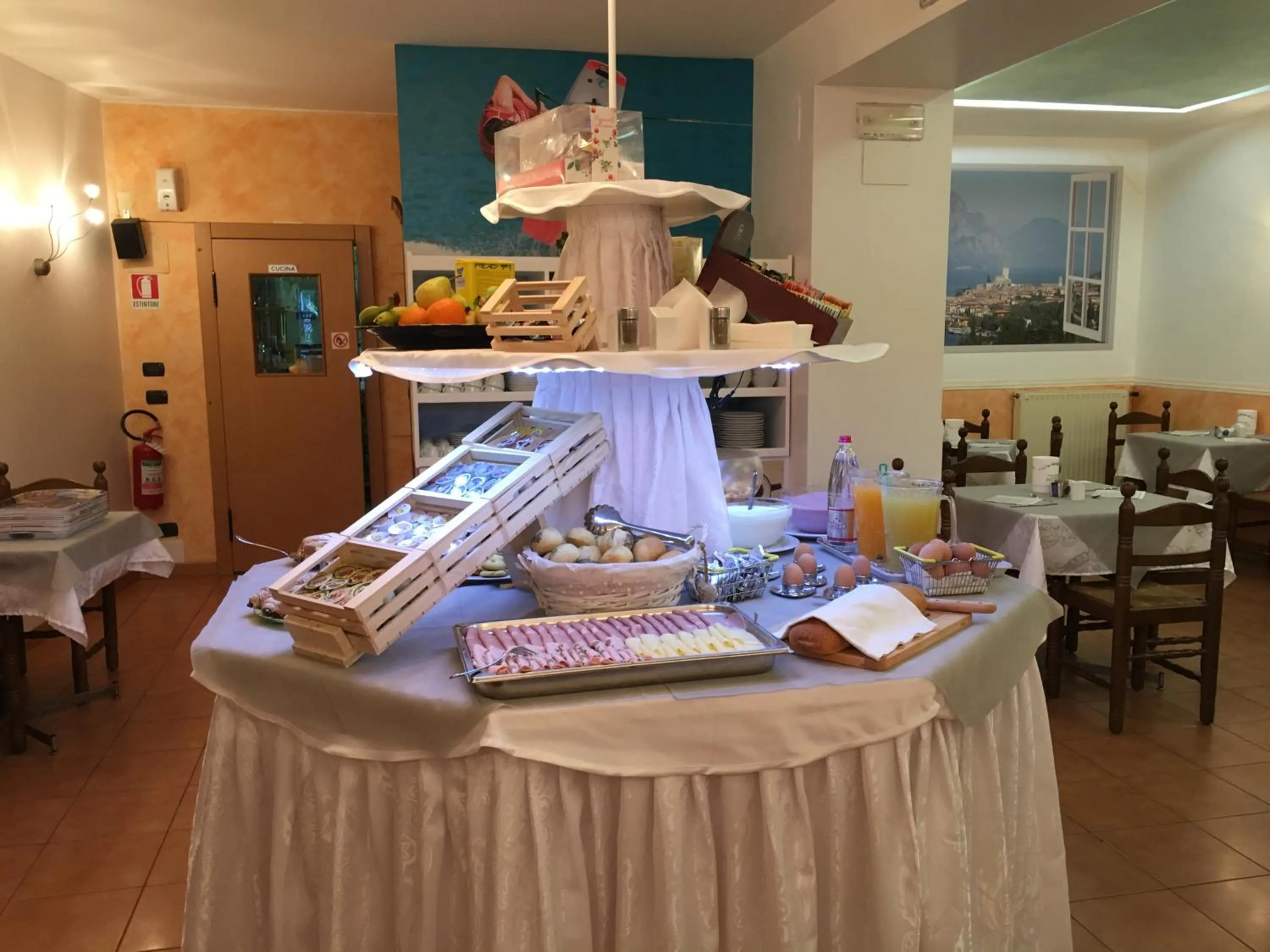 Buffet breakfast in Hotel Vela Azzurra