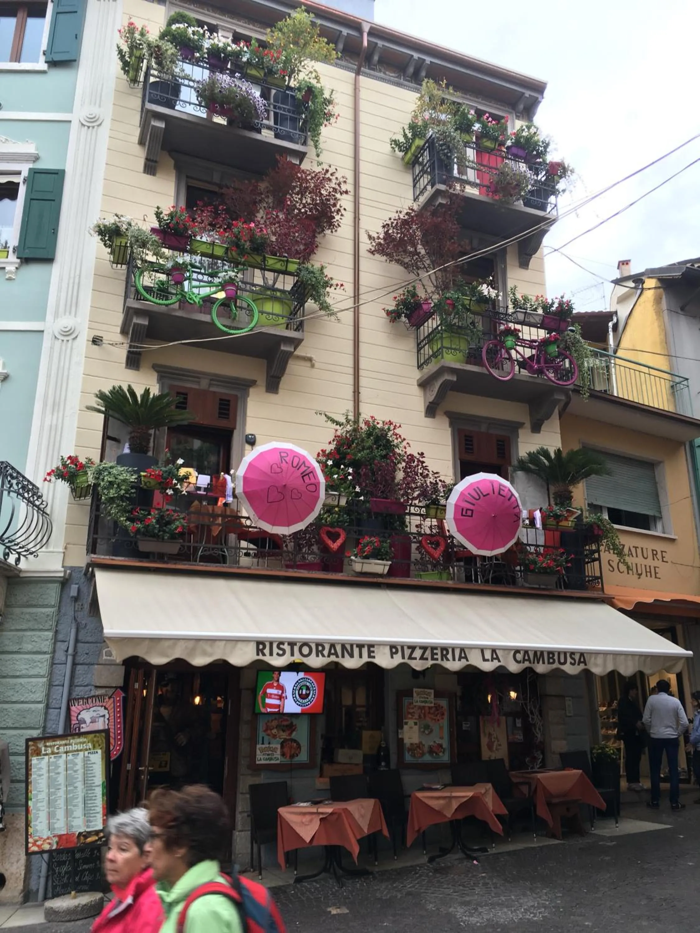 Restaurant/places to eat in Hotel Vela Azzurra