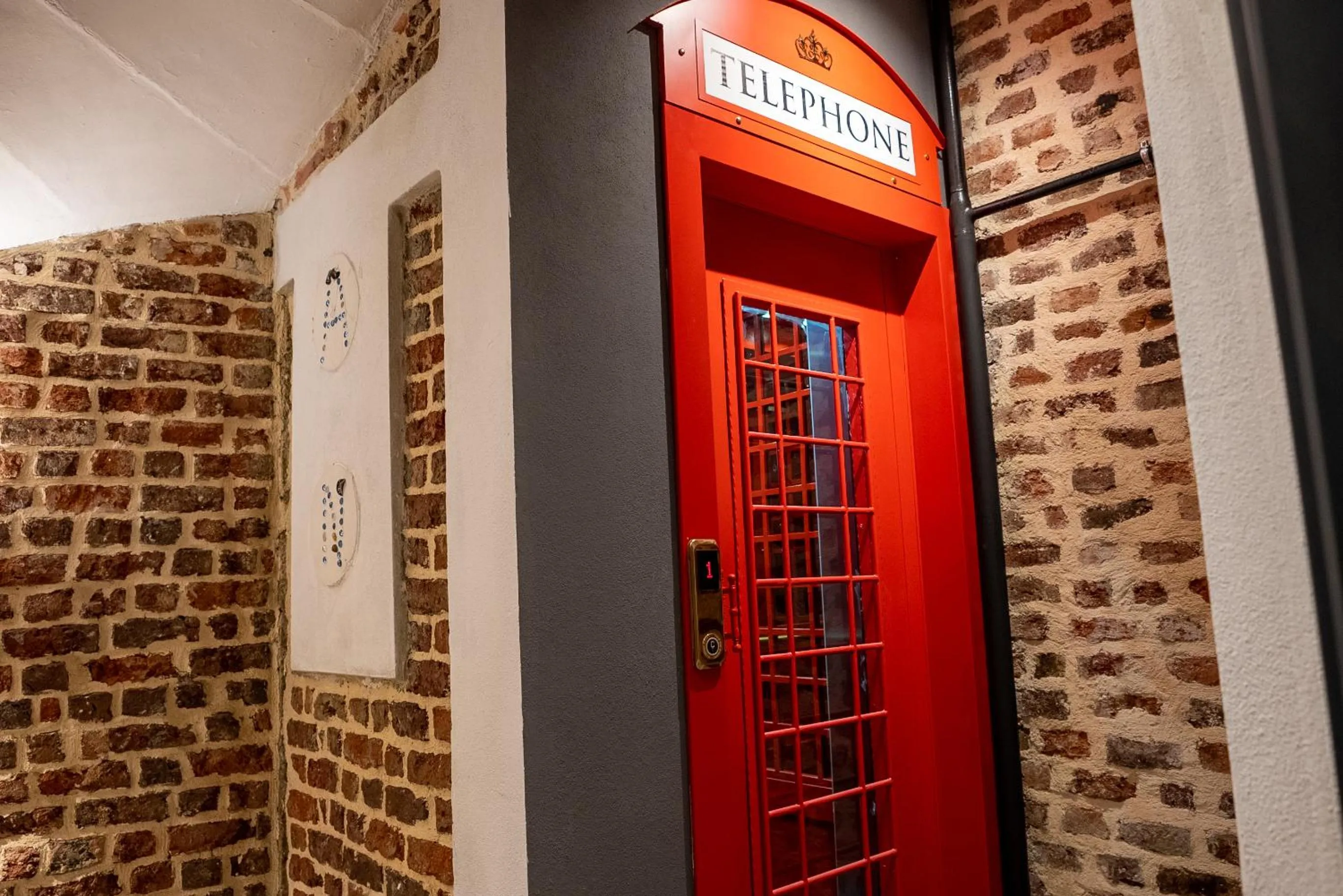 elevator in Alness Residence