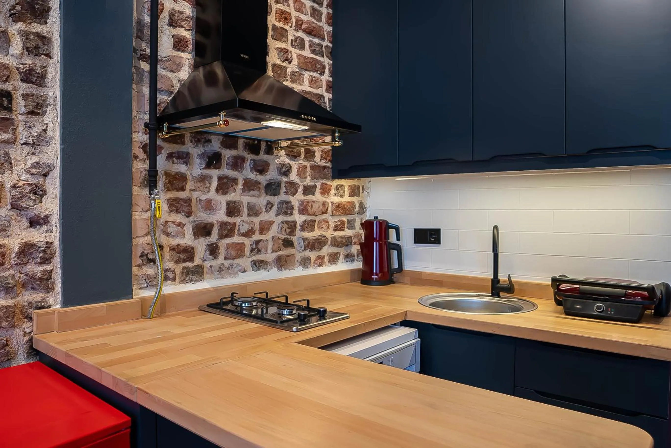 Dining area in Alness Residence
