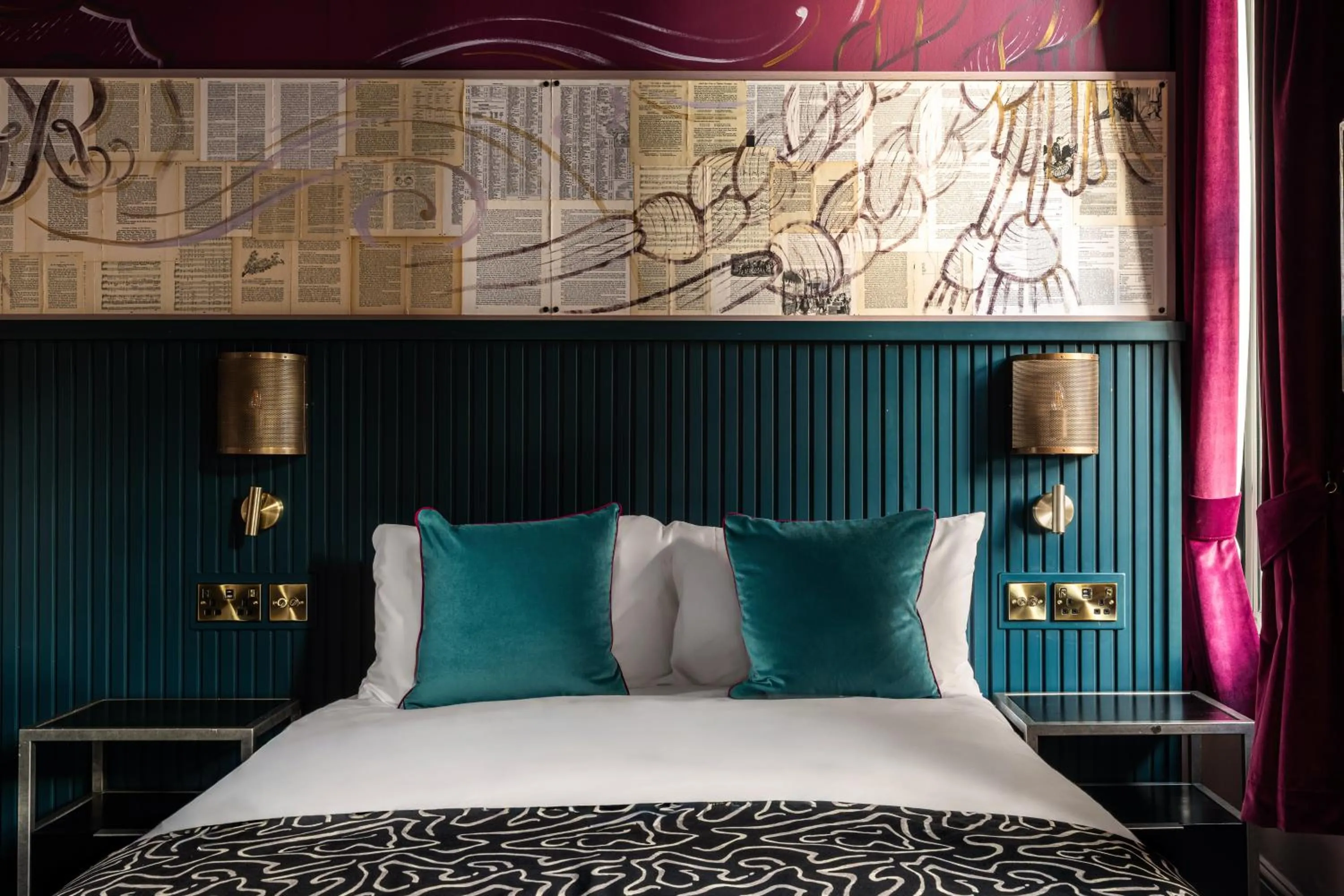 Bed in The Wellington Hotel