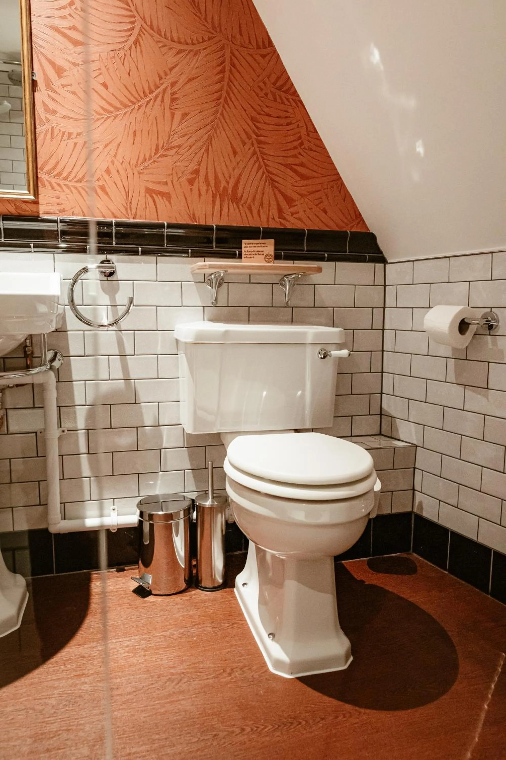 Toilet in The Wellington Hotel