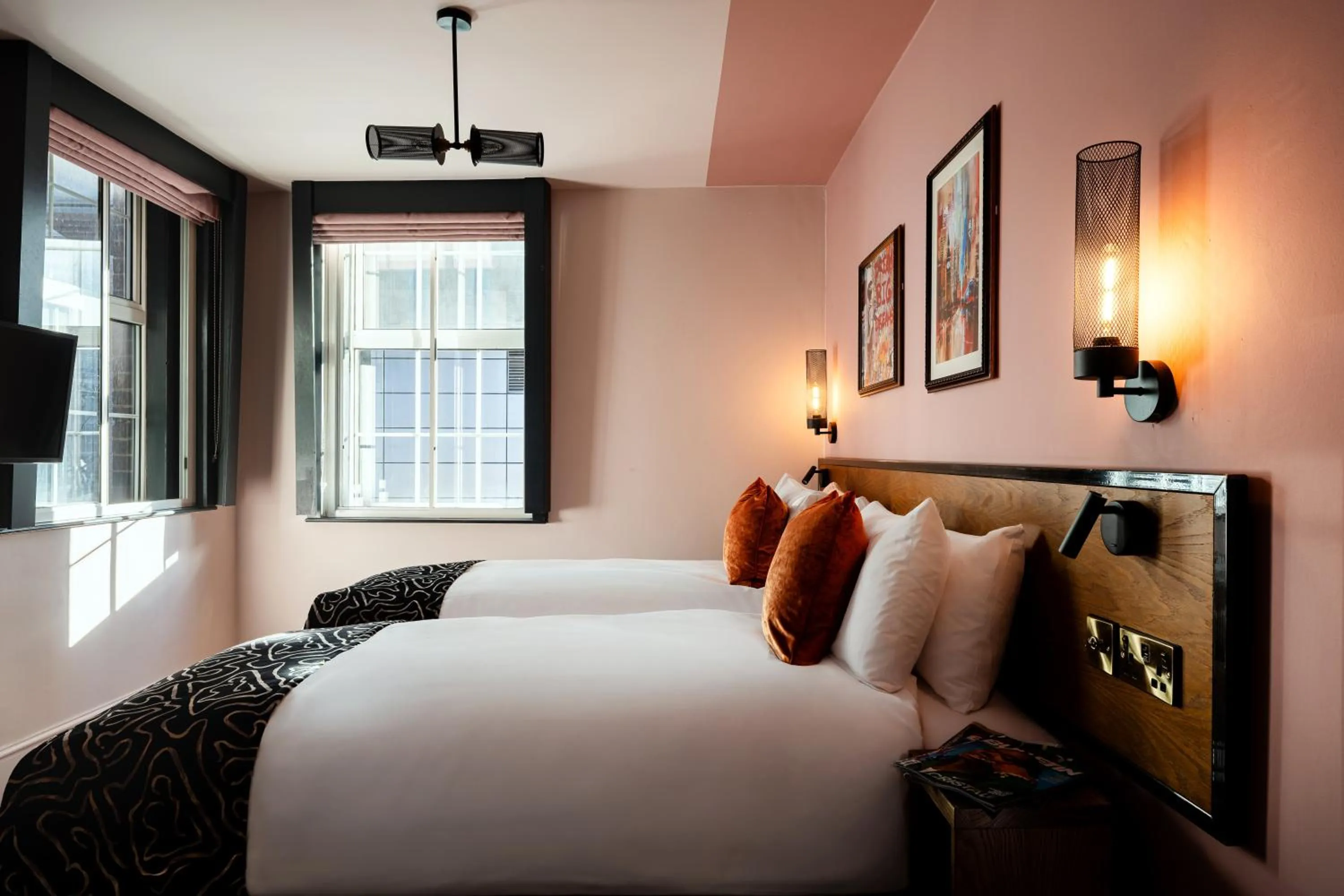 Bed in The Wellington Hotel