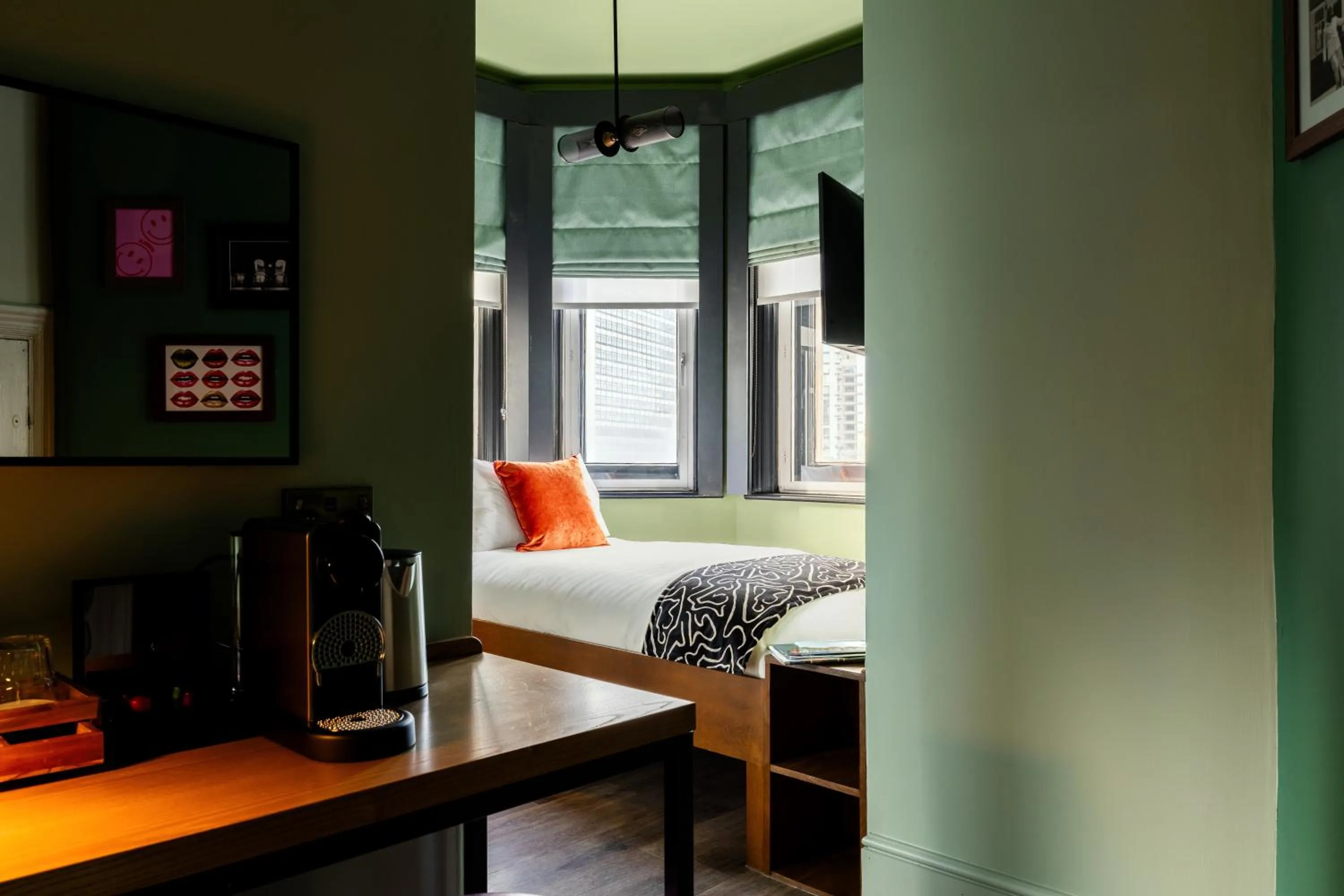 Bed in The Wellington Hotel