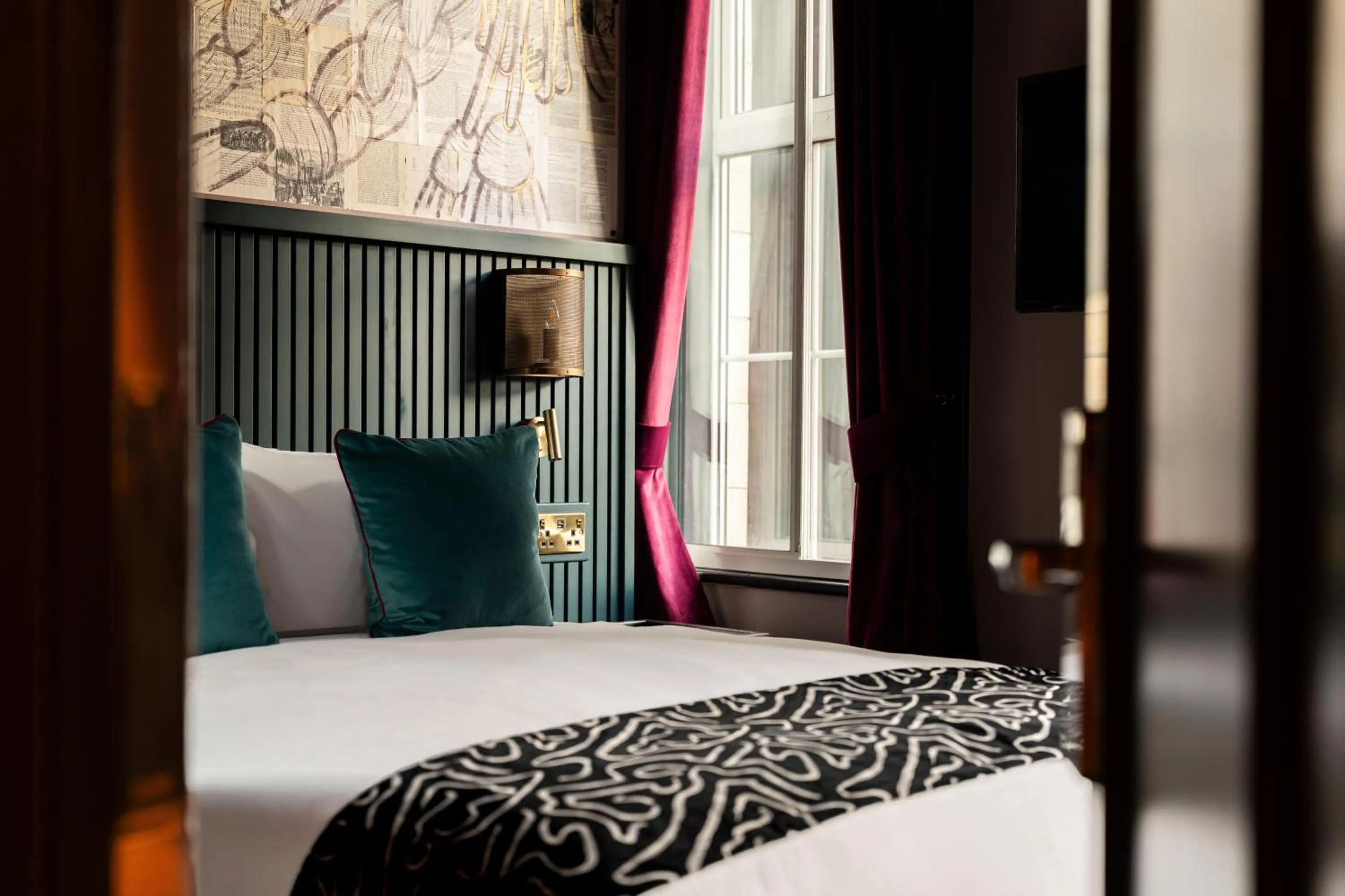 Bed in The Wellington Hotel