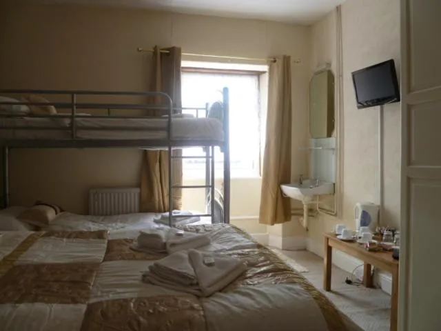 Bedroom, Bed in Belle Vue Hotel