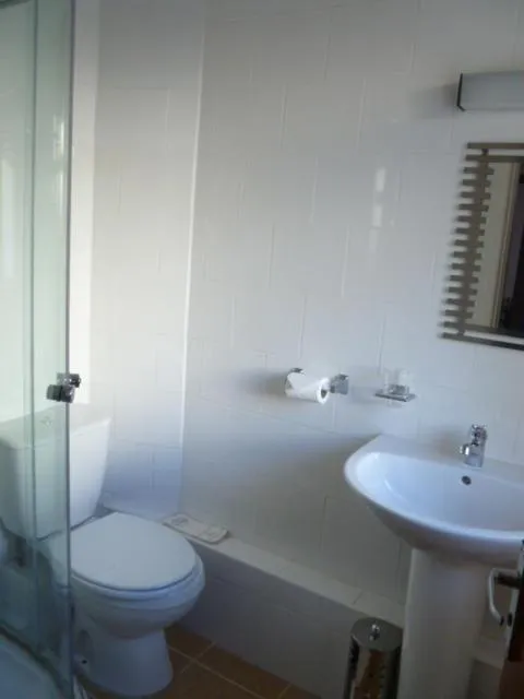 Shower in Belle Vue Hotel