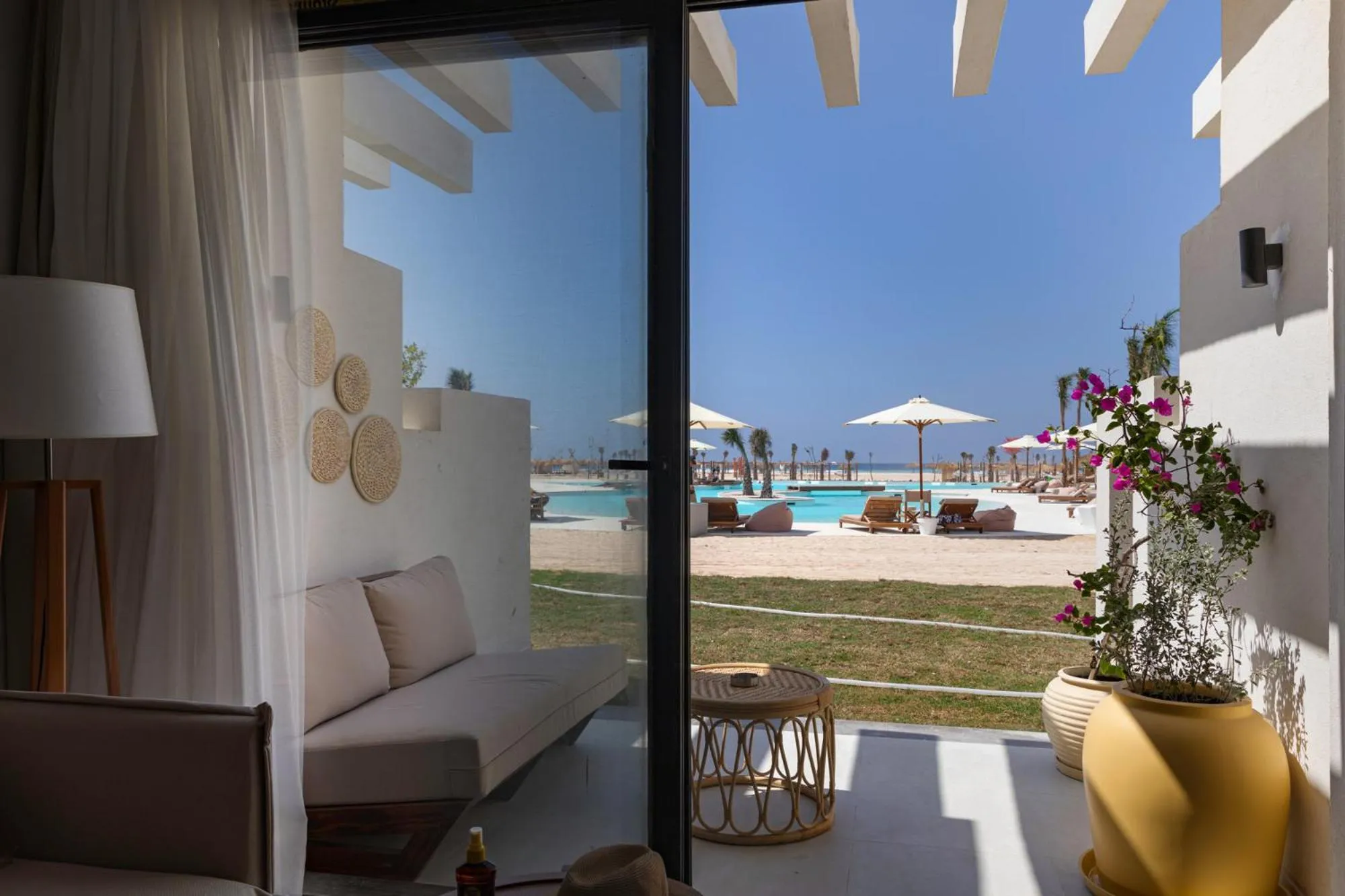 Day in Lemon Spaces LIGHT- D bay North Coast