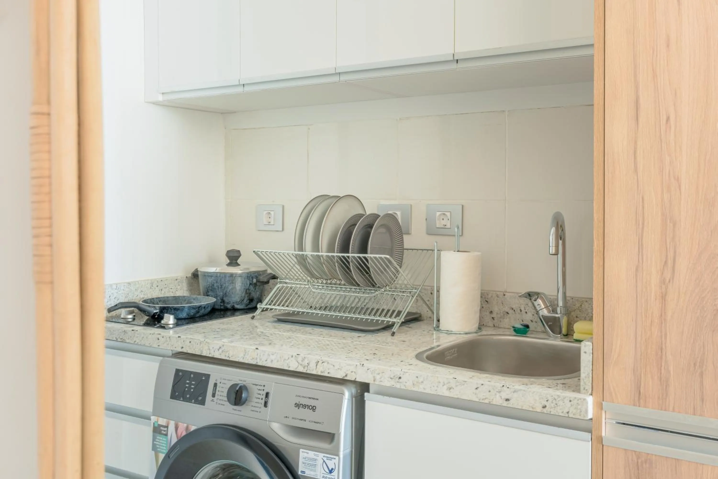 Kitchen or kitchenette in Lemon Spaces LIGHT- D bay North Coast