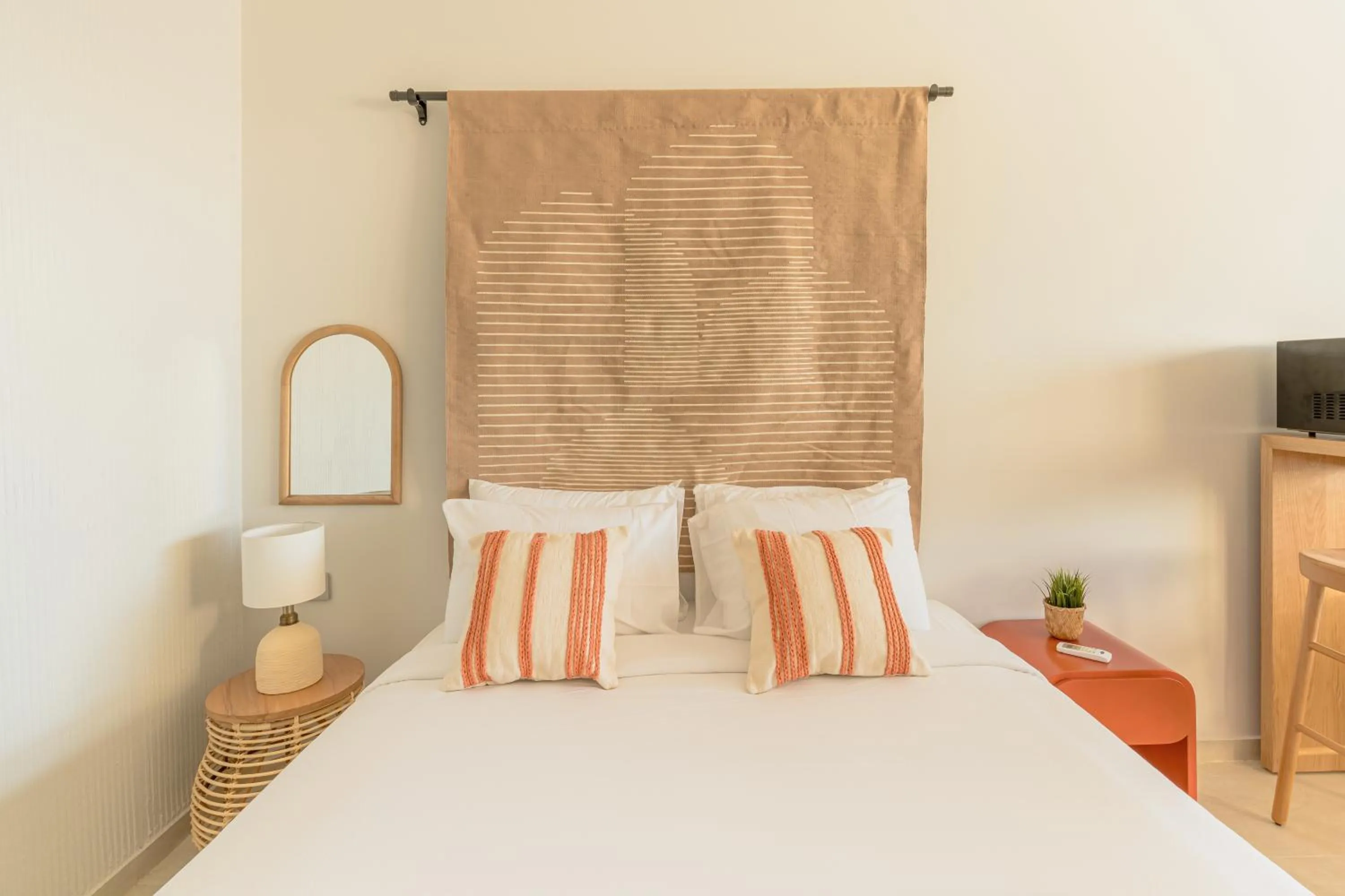 Bed in Lemon Spaces LIGHT- D bay North Coast