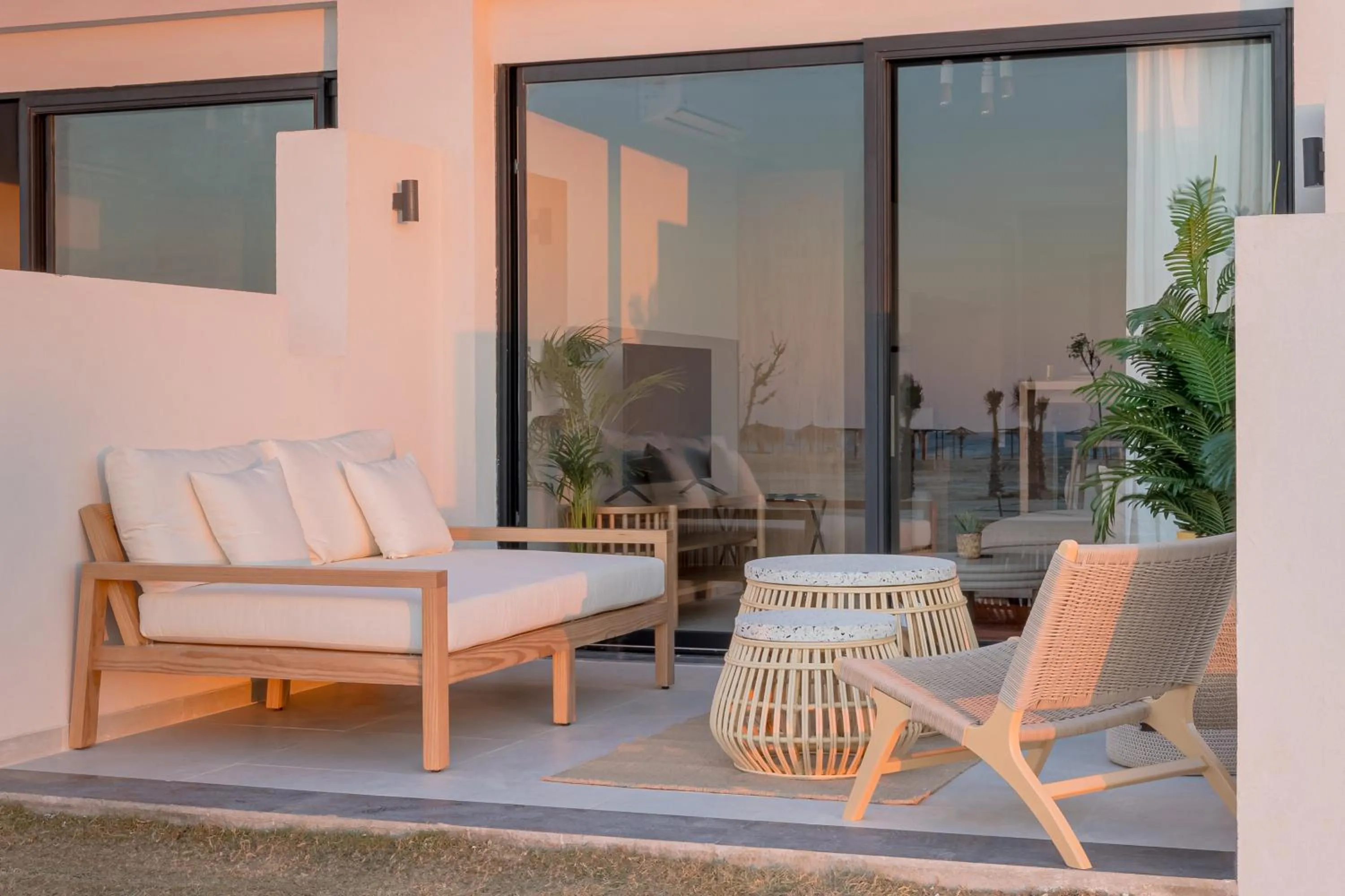 Patio in Lemon Spaces LIGHT- D bay North Coast