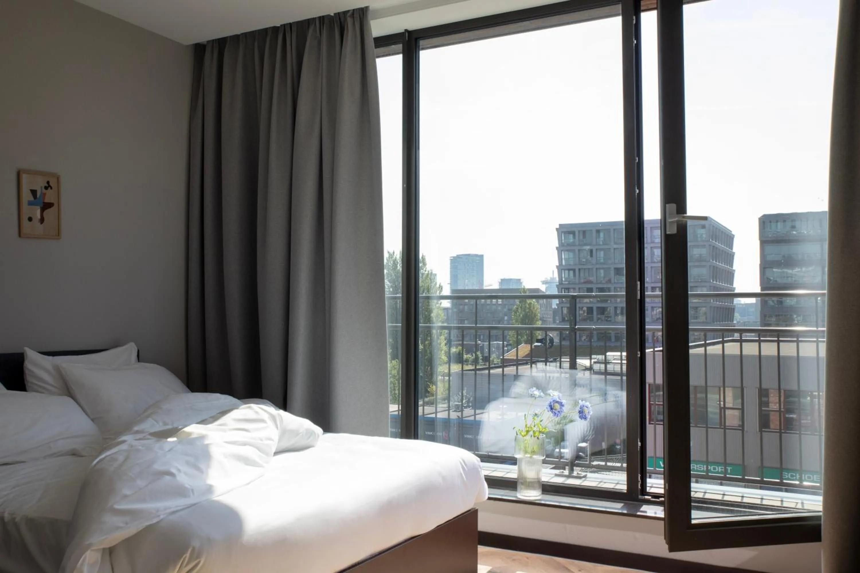 Photo of the whole room, Bed in Bob W Amsterdam Noord