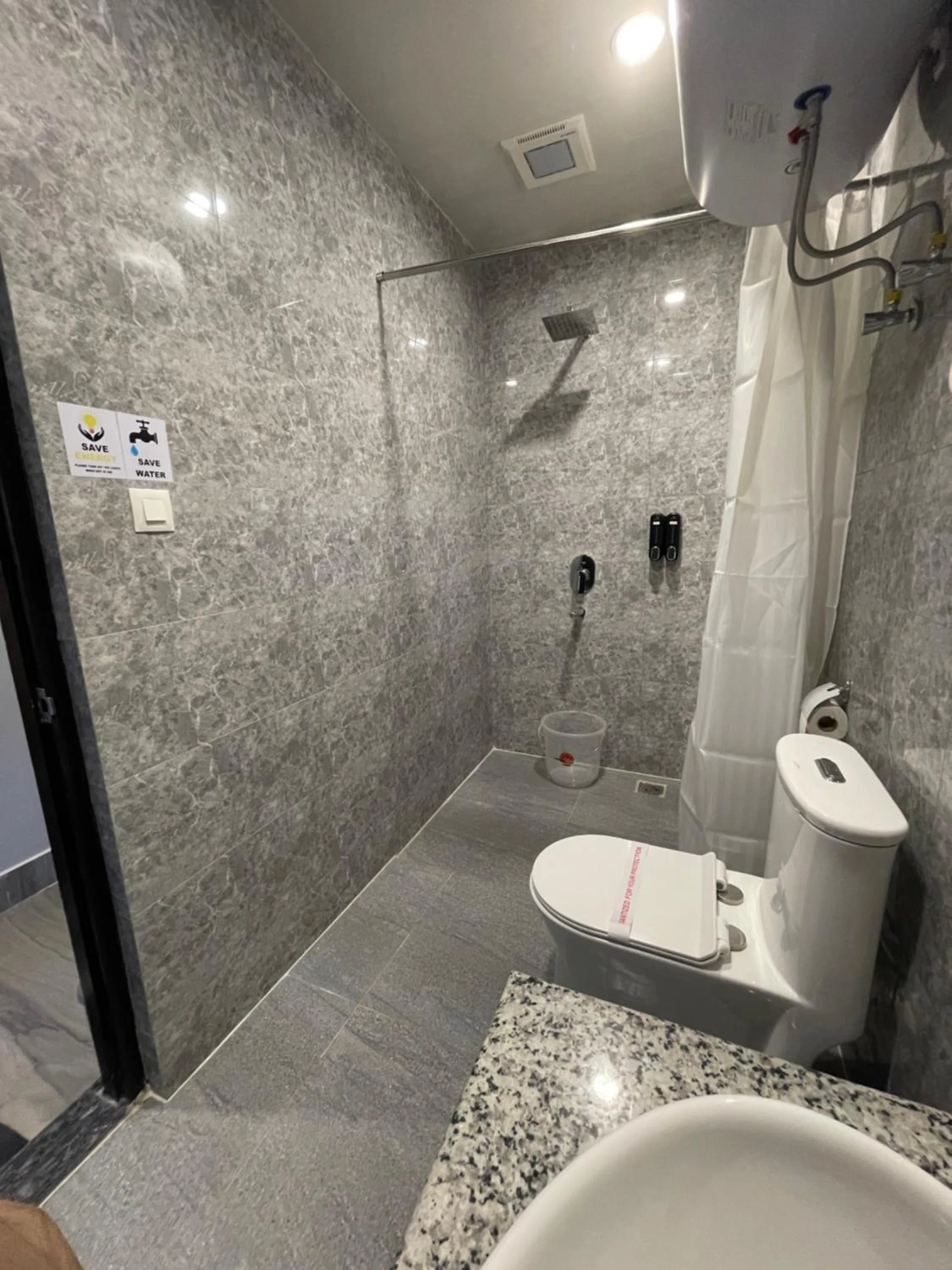 Shower in Yang Bhutan Hotel