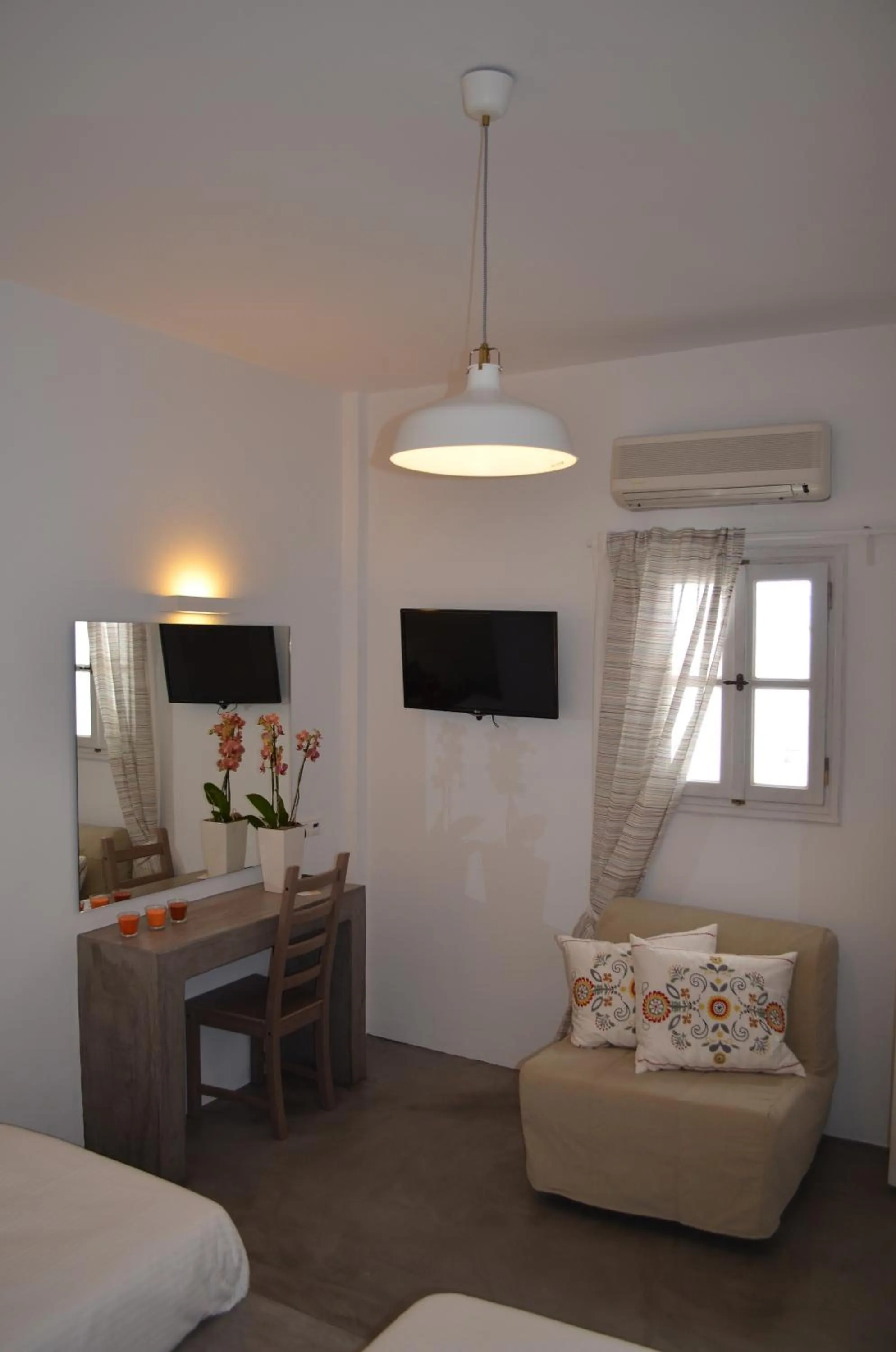 TV and multimedia, Bed in Lindian Pearl