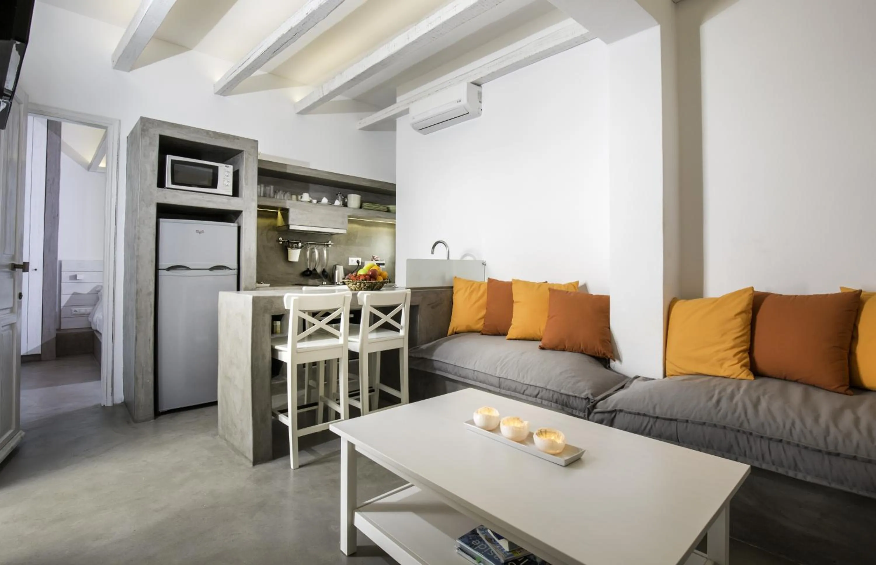 TV and multimedia in Lindian Pearl