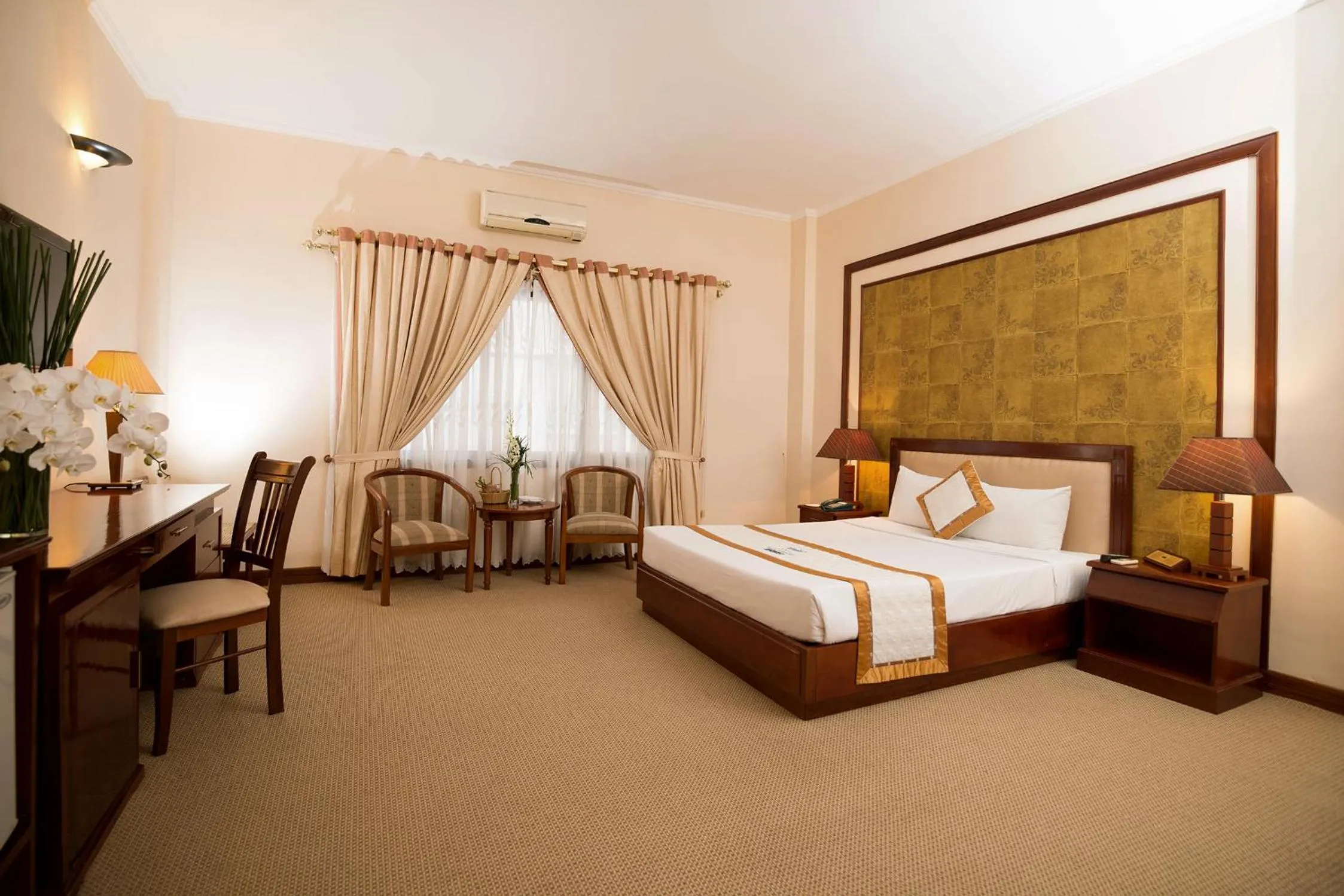 Photo of the whole room, Bed in Palace Hotel Vung Tau