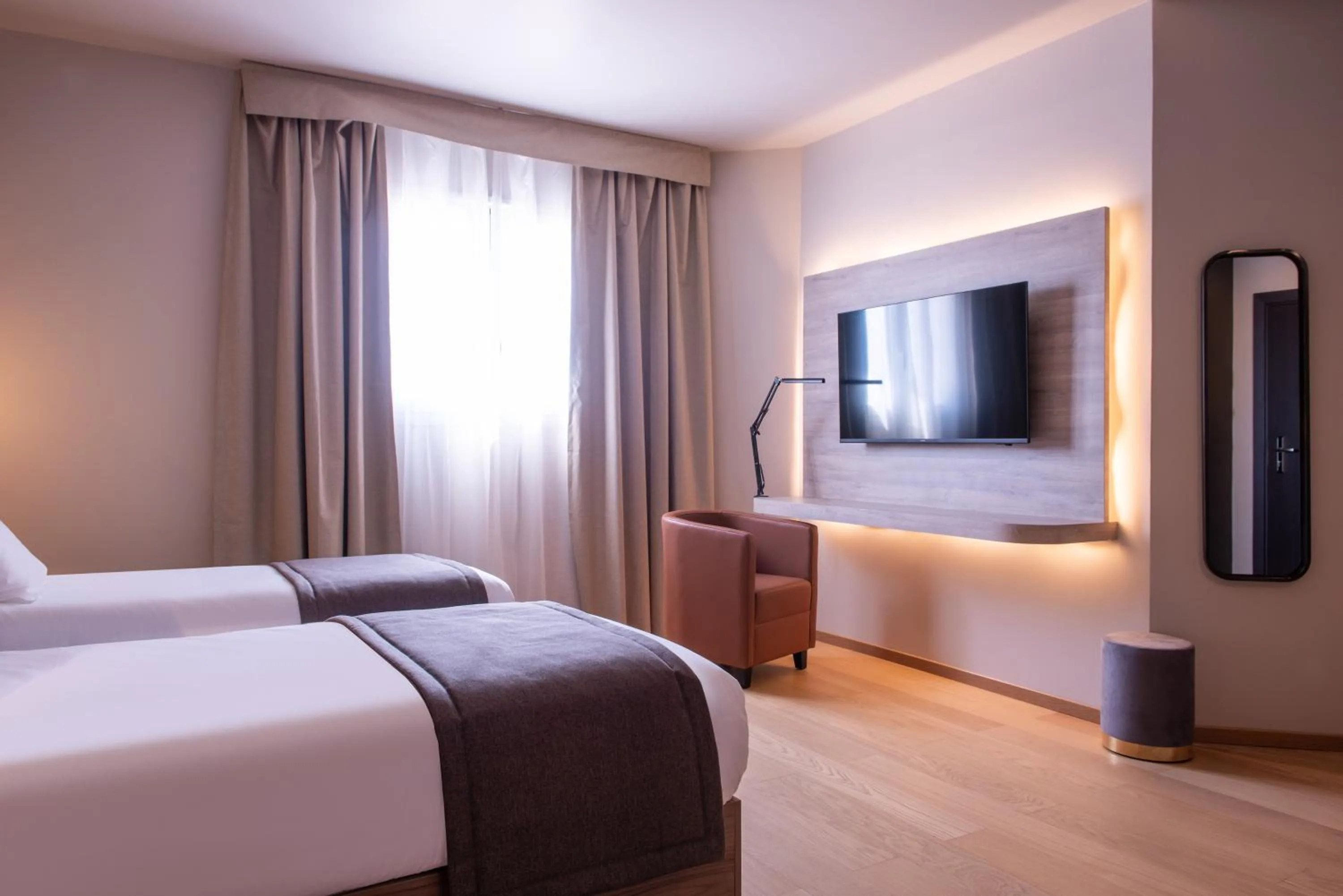 Bed in Golden Tulip Dieppe Hôtel & Spa