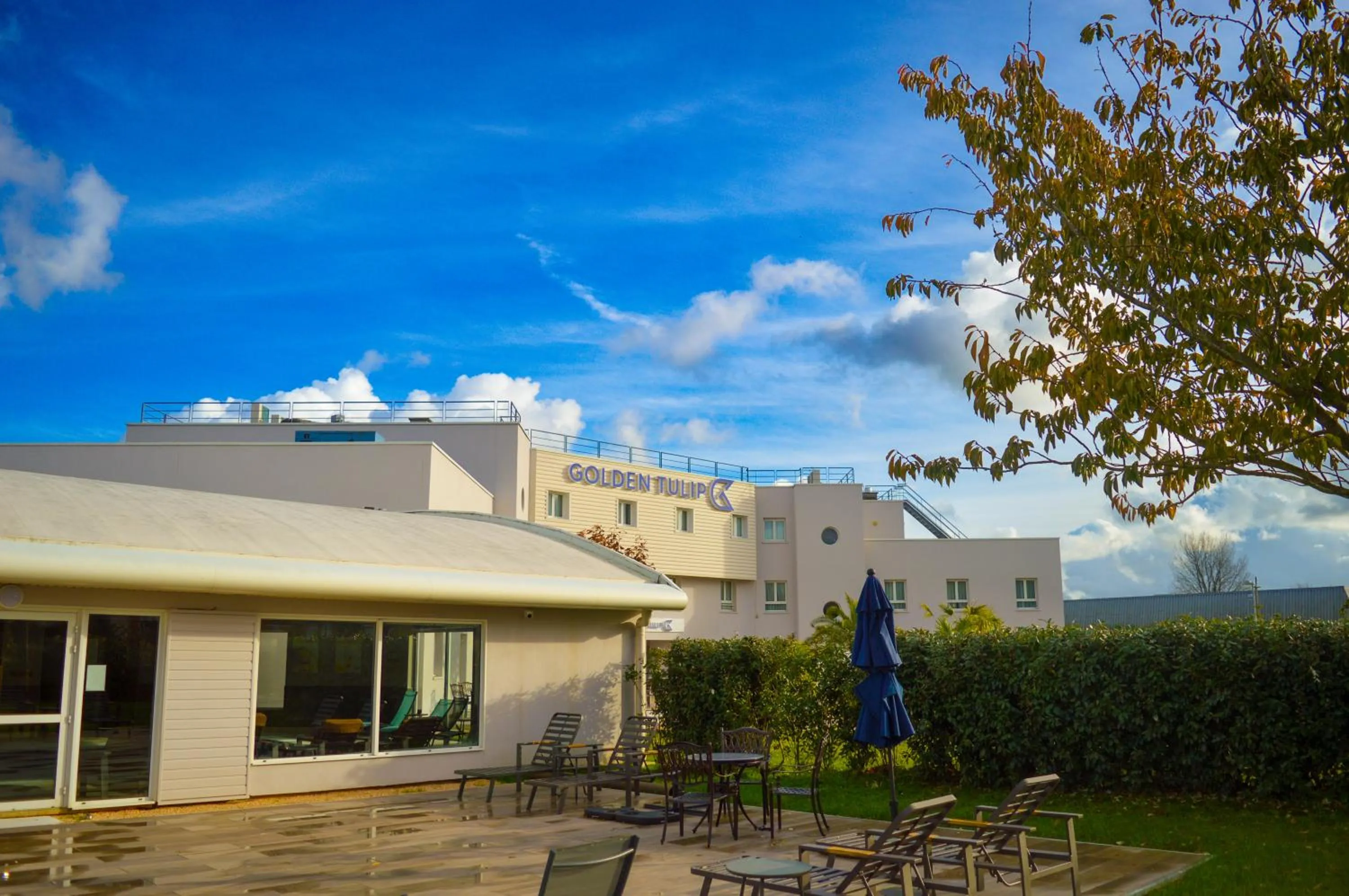 Property building in Golden Tulip Dieppe Hôtel & Spa