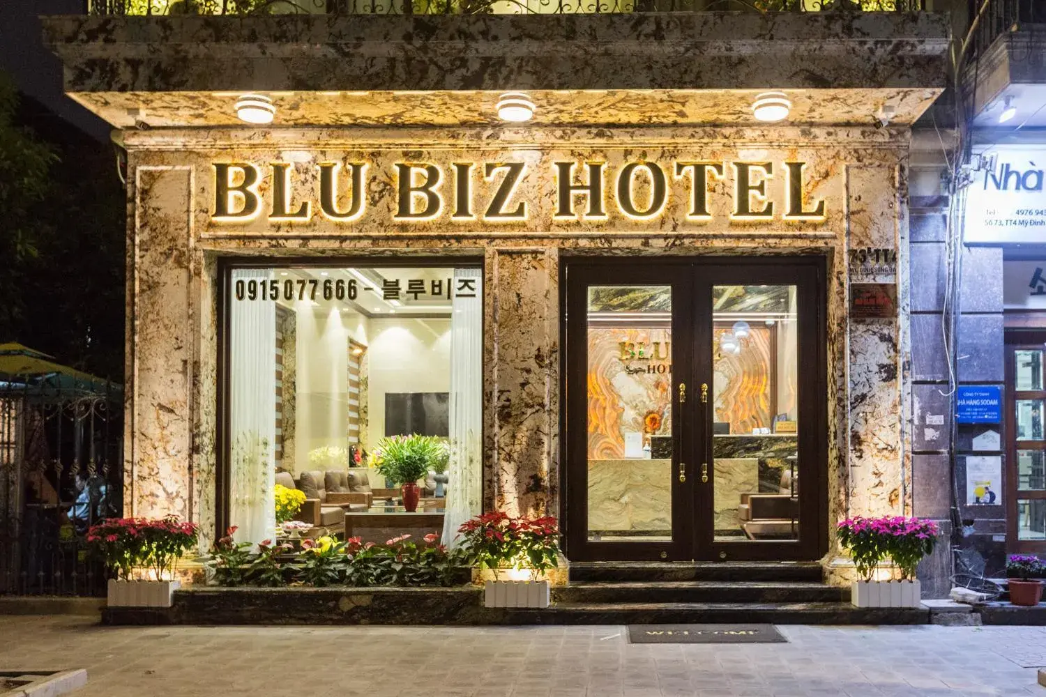 Property building in Blubiz Hotel Mỹ Đình (Blubiz Hotel 2) Property building in Blubiz Hotel Mỹ Đình (Blubiz Hotel 2)