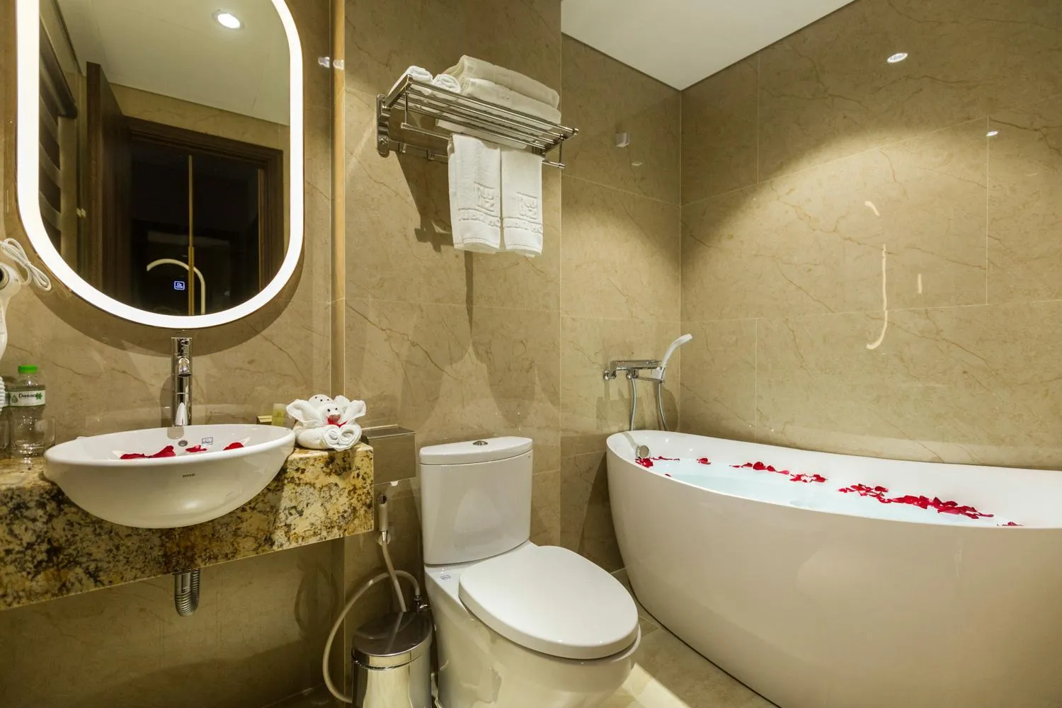 Bathroom in Blubiz Hotel Mỹ Đình (Blubiz Hotel 2)