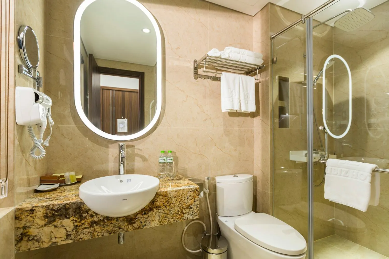 Shower in Blubiz Hotel Mỹ Đình (Blubiz Hotel 2)