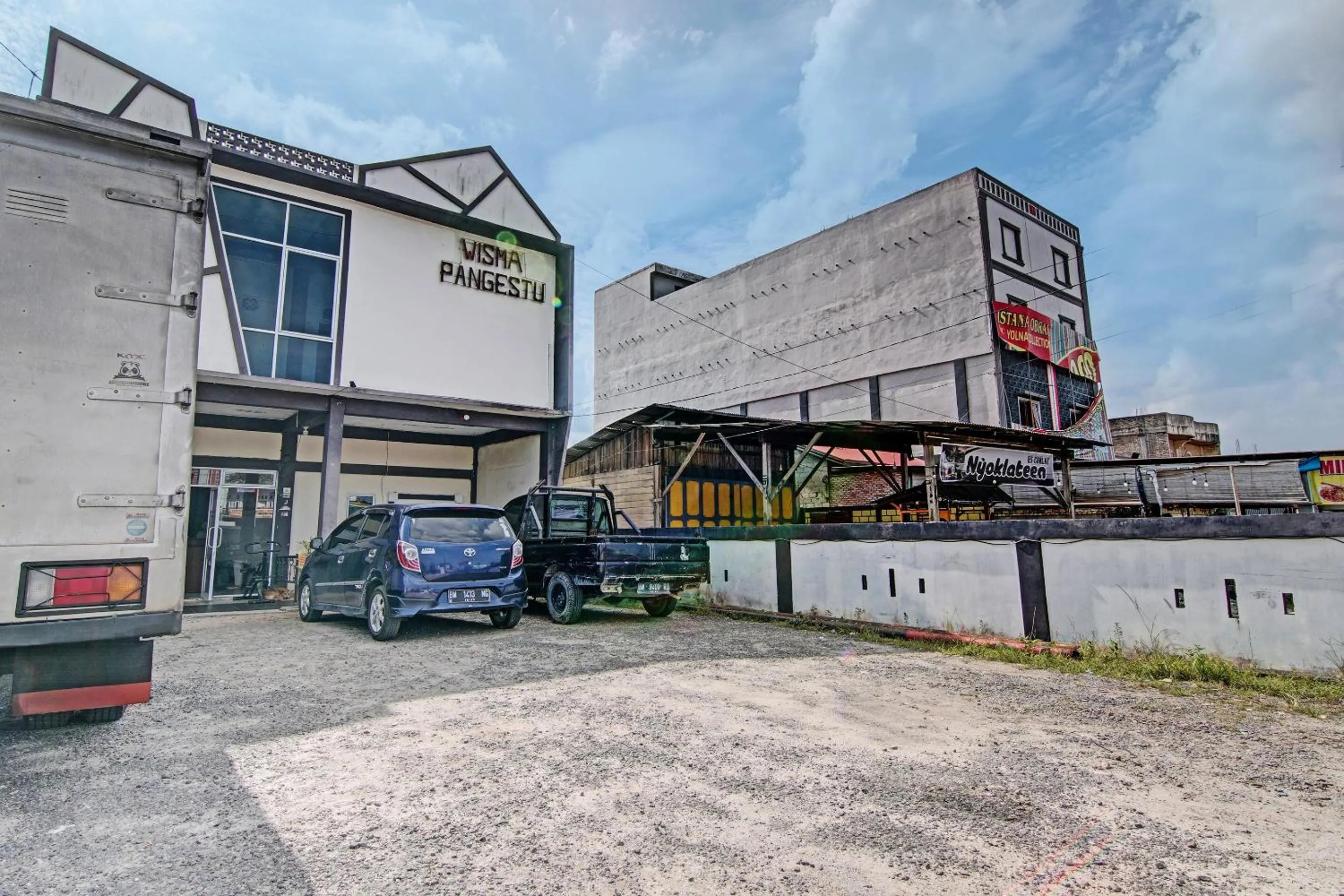 Facade/entrance in Hotel O Wisma Pangestu SyariahNearTamanselera
