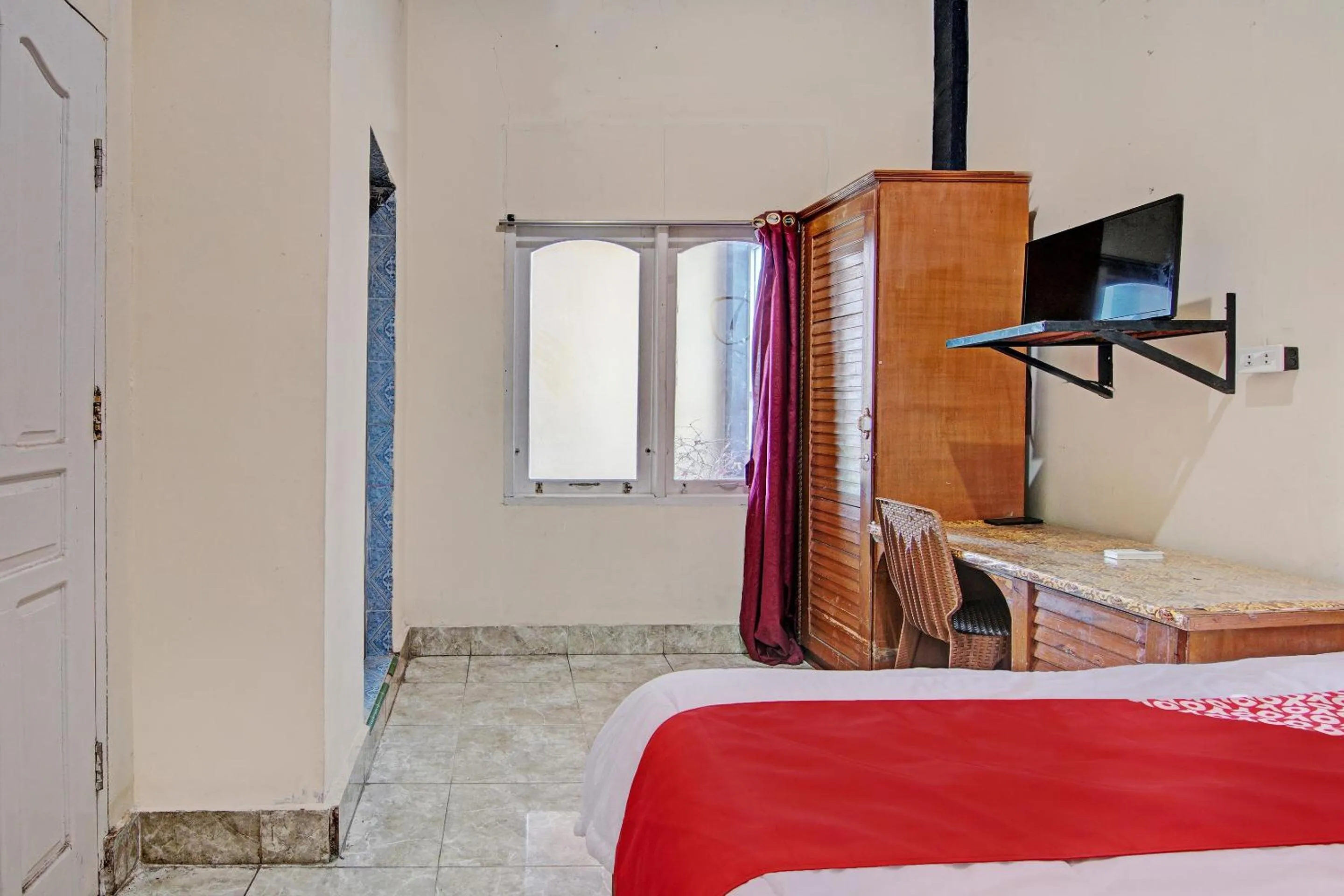 Bedroom, Bed in Hotel O Wisma Pangestu SyariahNearTamanselera