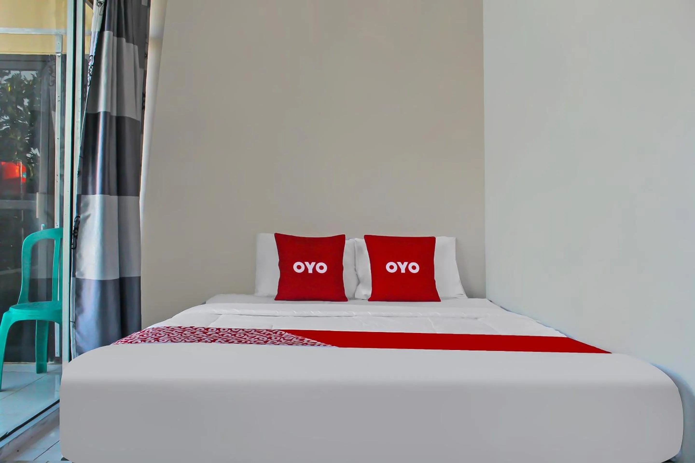 OYO Life 92593 Penginapan Sultan Haji 1