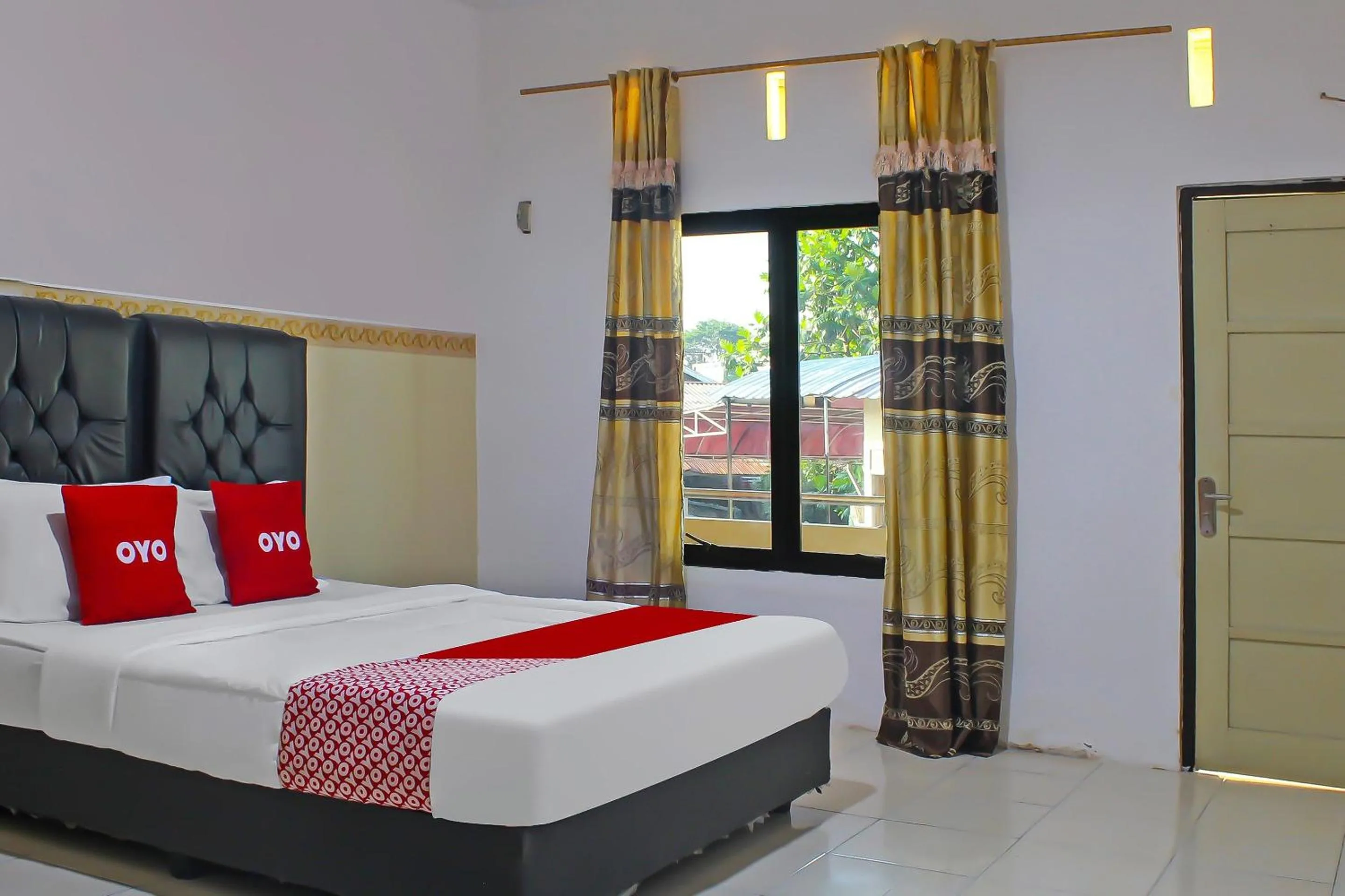 OYO Life 92593 Penginapan Sultan Haji 1