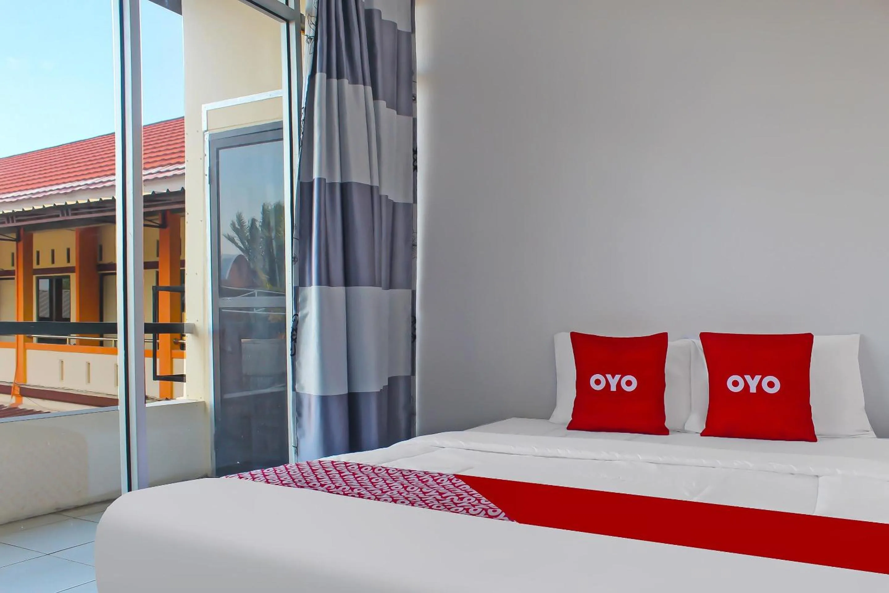 OYO Life 92593 Penginapan Sultan Haji 1