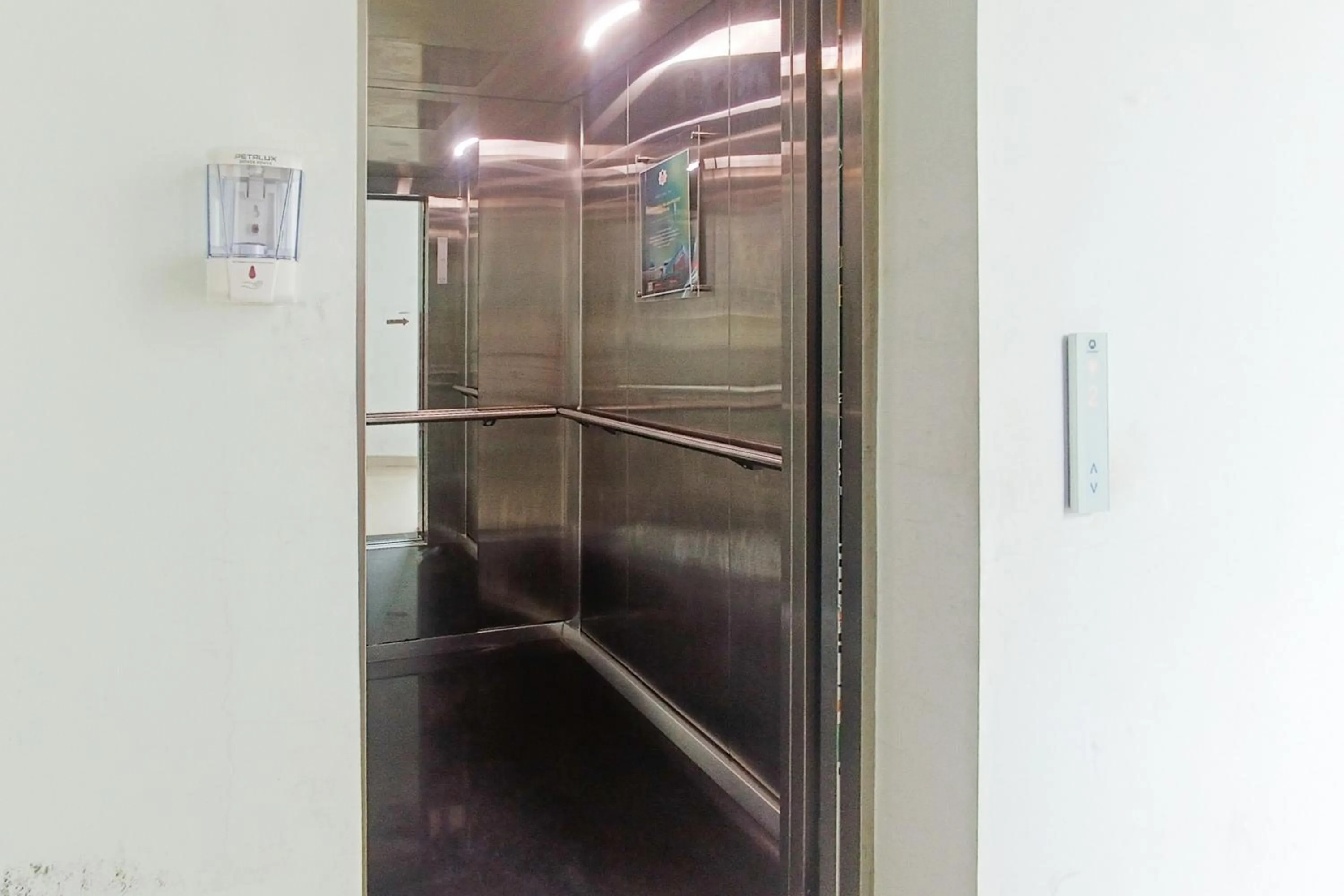 Property building in Urbanview Hotel Syariah UIN Mataram