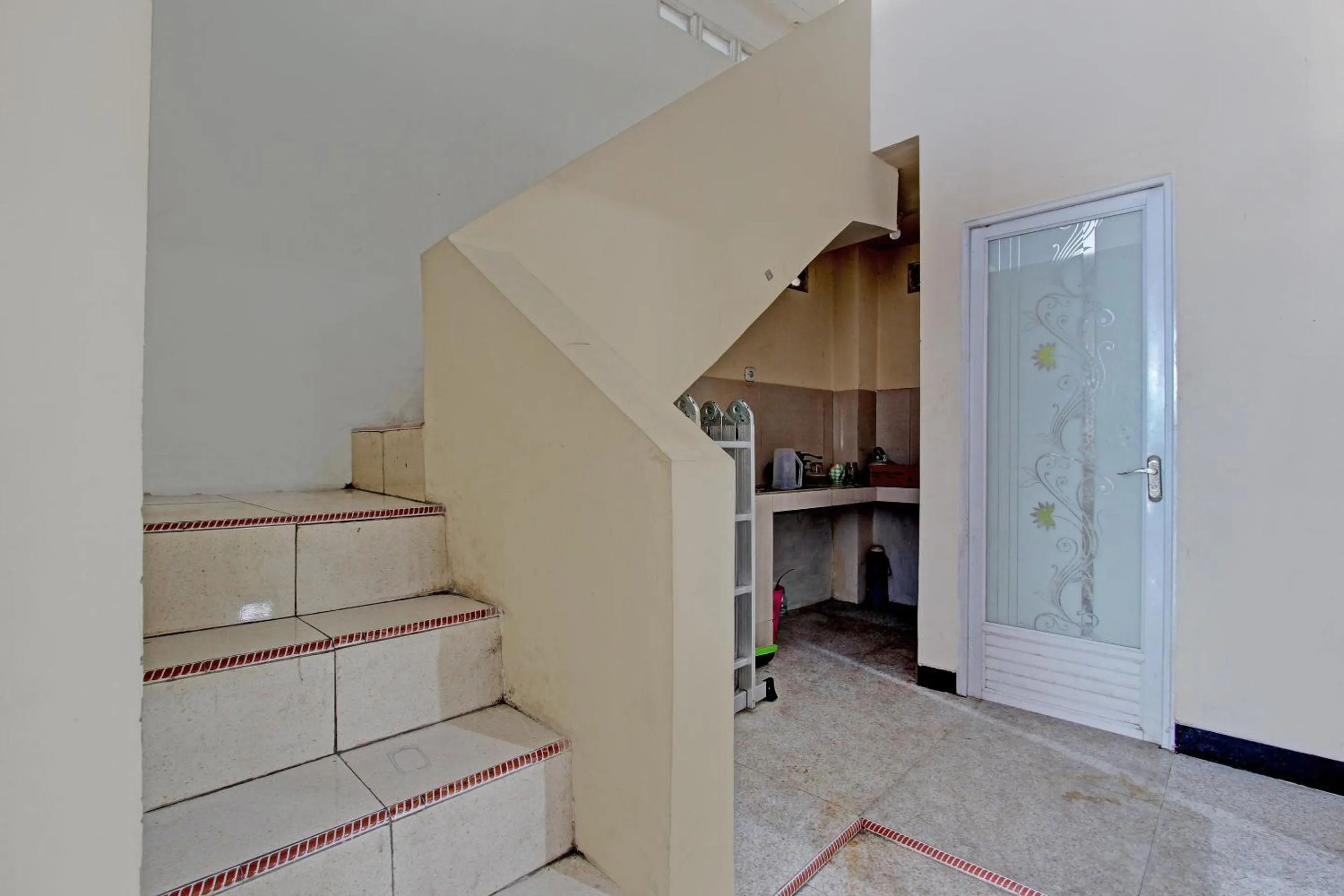 Lobby or reception in Hotel O Solo near Solo Safari formerly RR Guesthouse