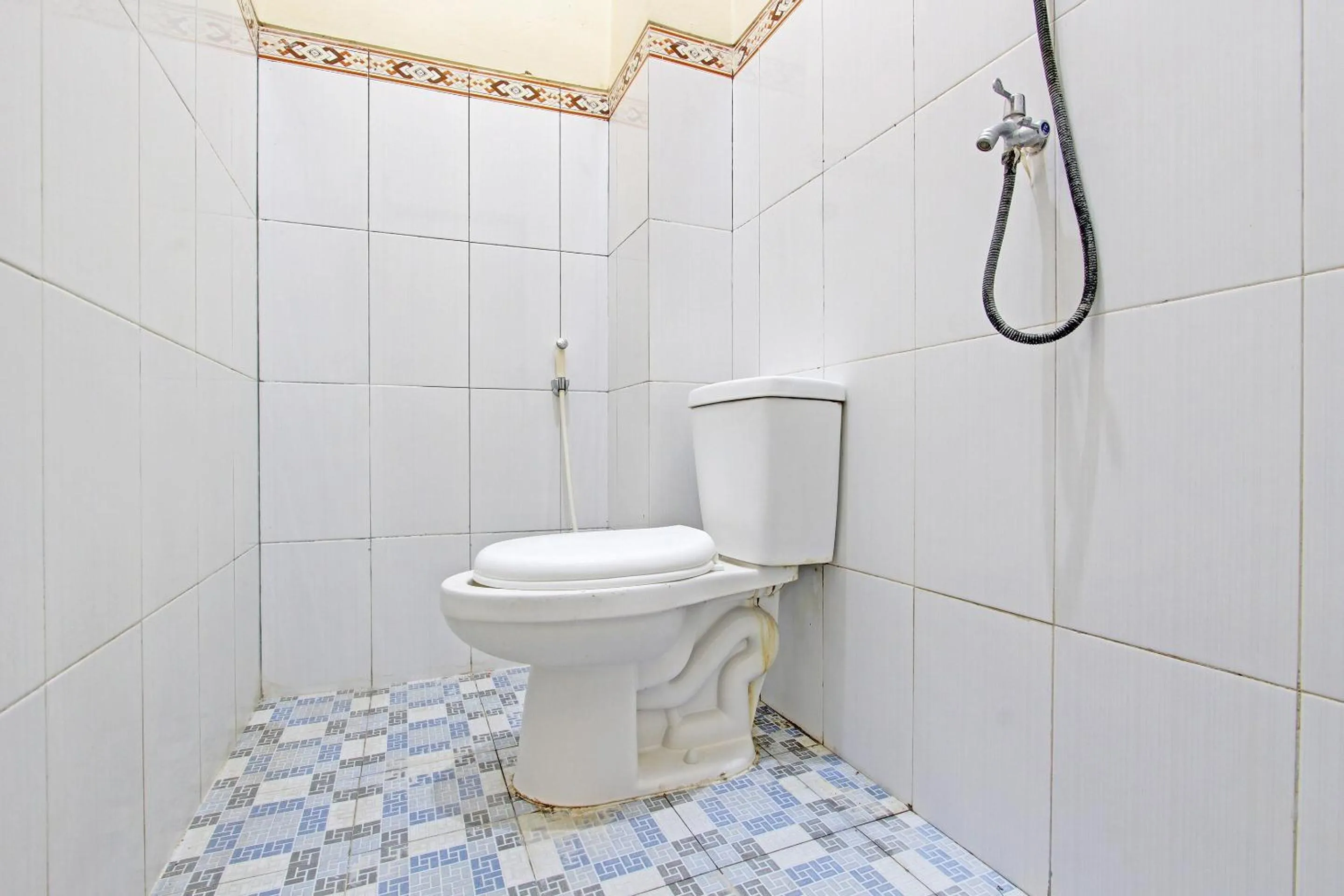 Bathroom in Hotel O Solo near Solo Safari formerly RR Guesthouse