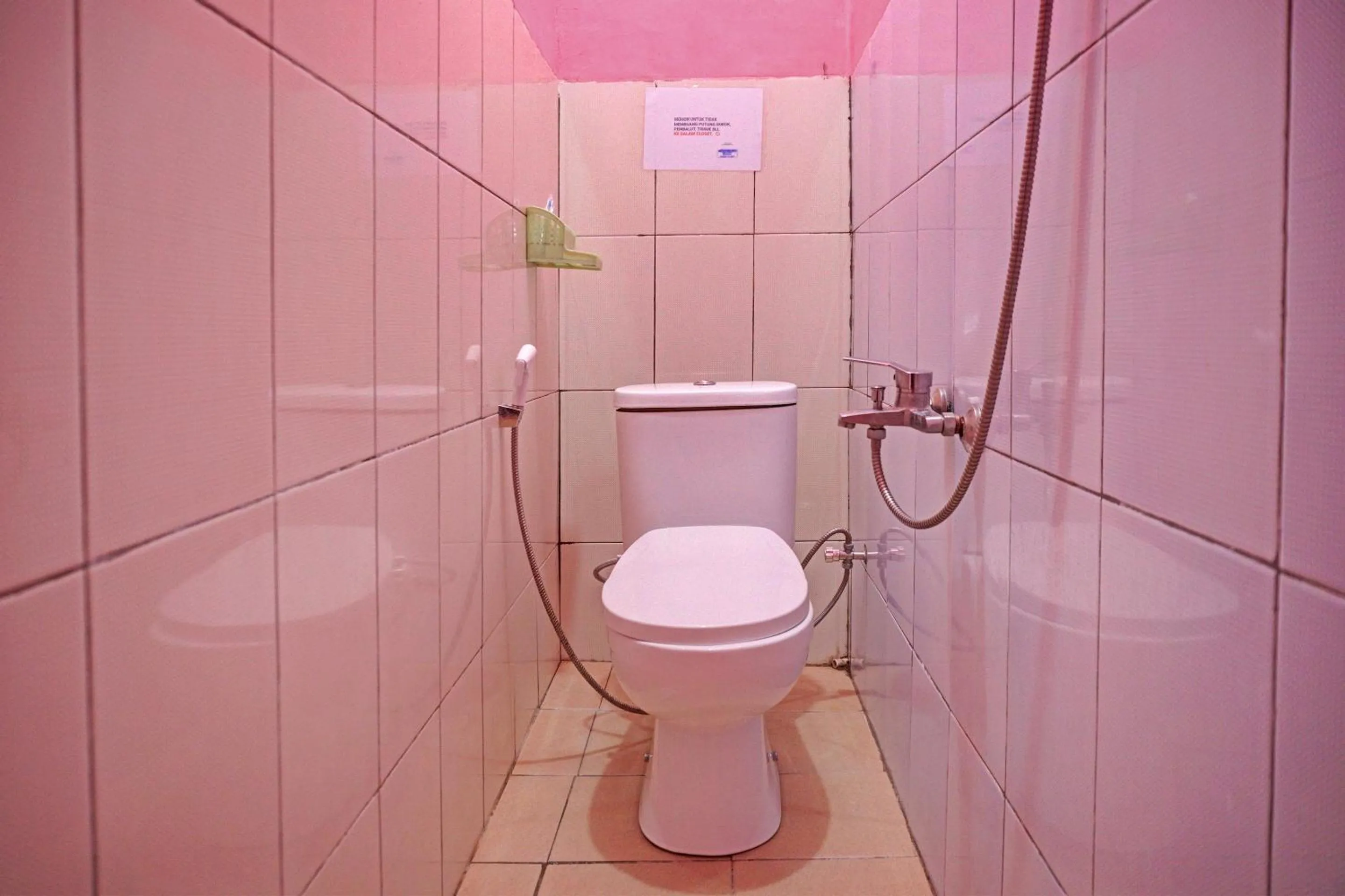 Bathroom in Hotel O Sulthan Homestay Syariah 3