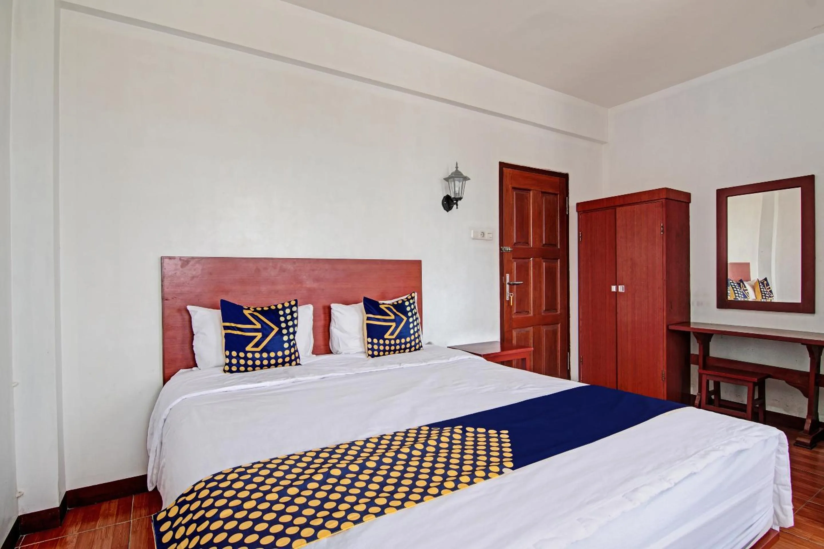 Bedroom, Bed in Hotel O Pondok Anggrek Syariah