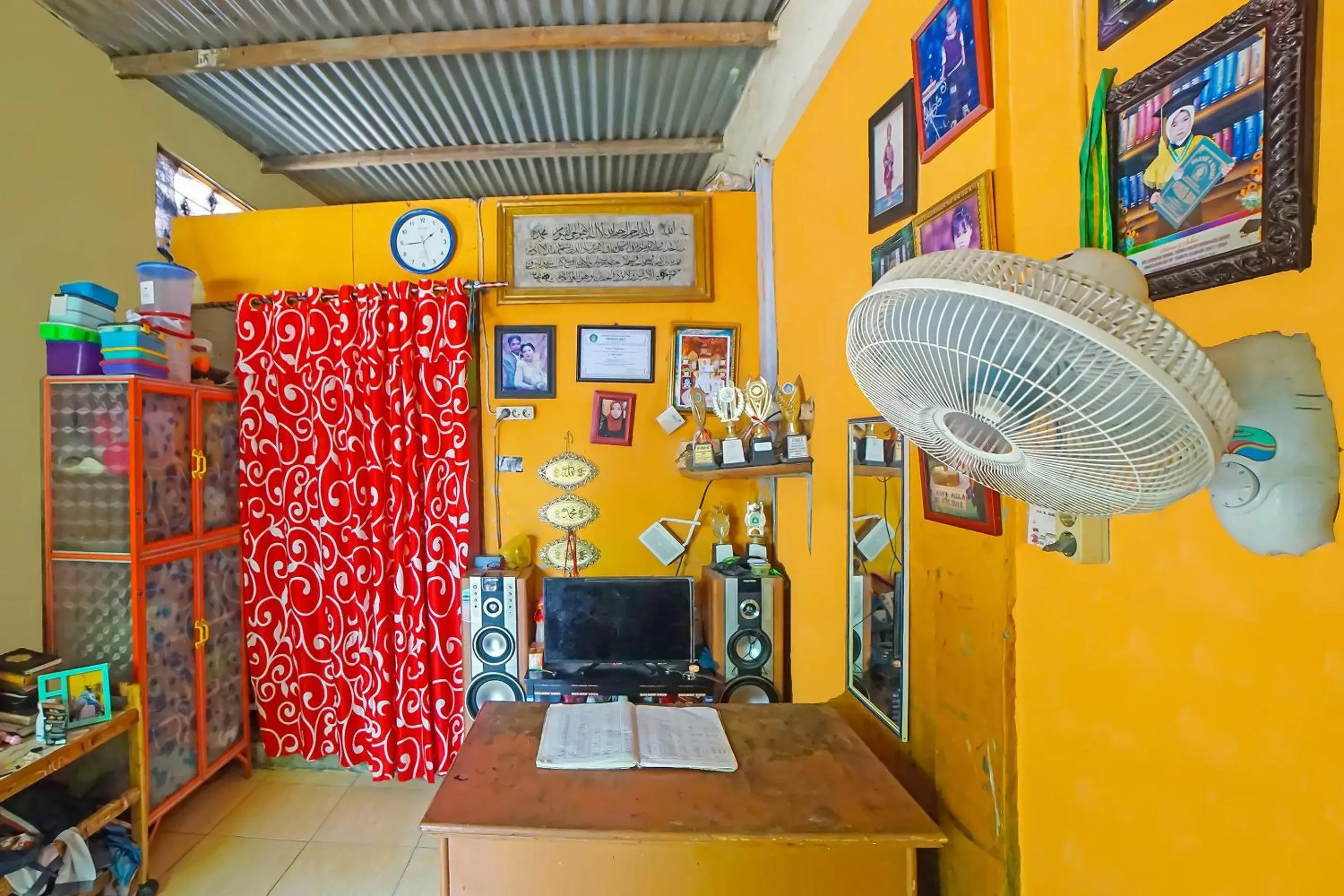 Lobby or reception in Hotel O Mandiri Inn Lobby or reception in Hotel O Mandiri Inn