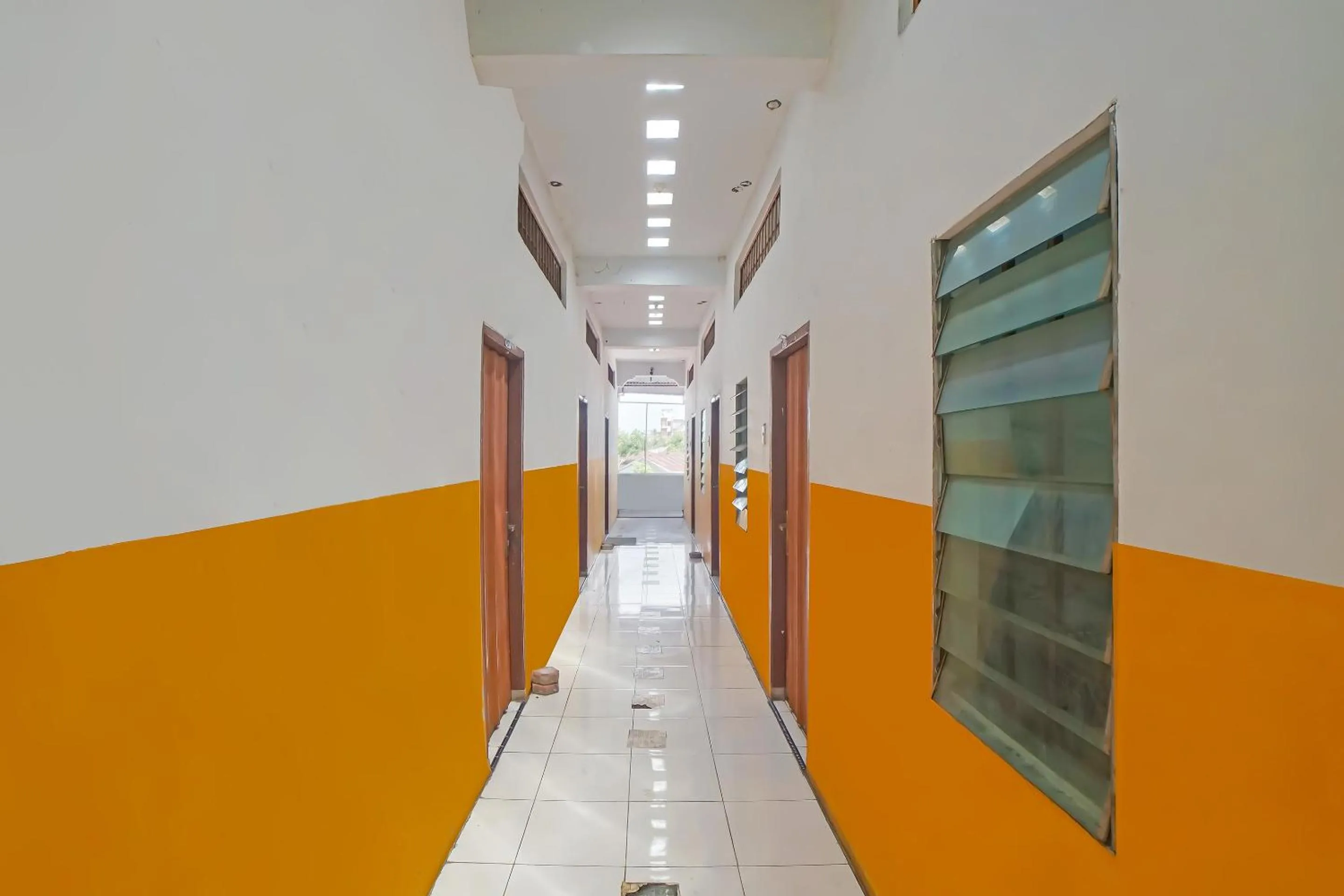 Facade/entrance in Hotel O Mandiri Inn