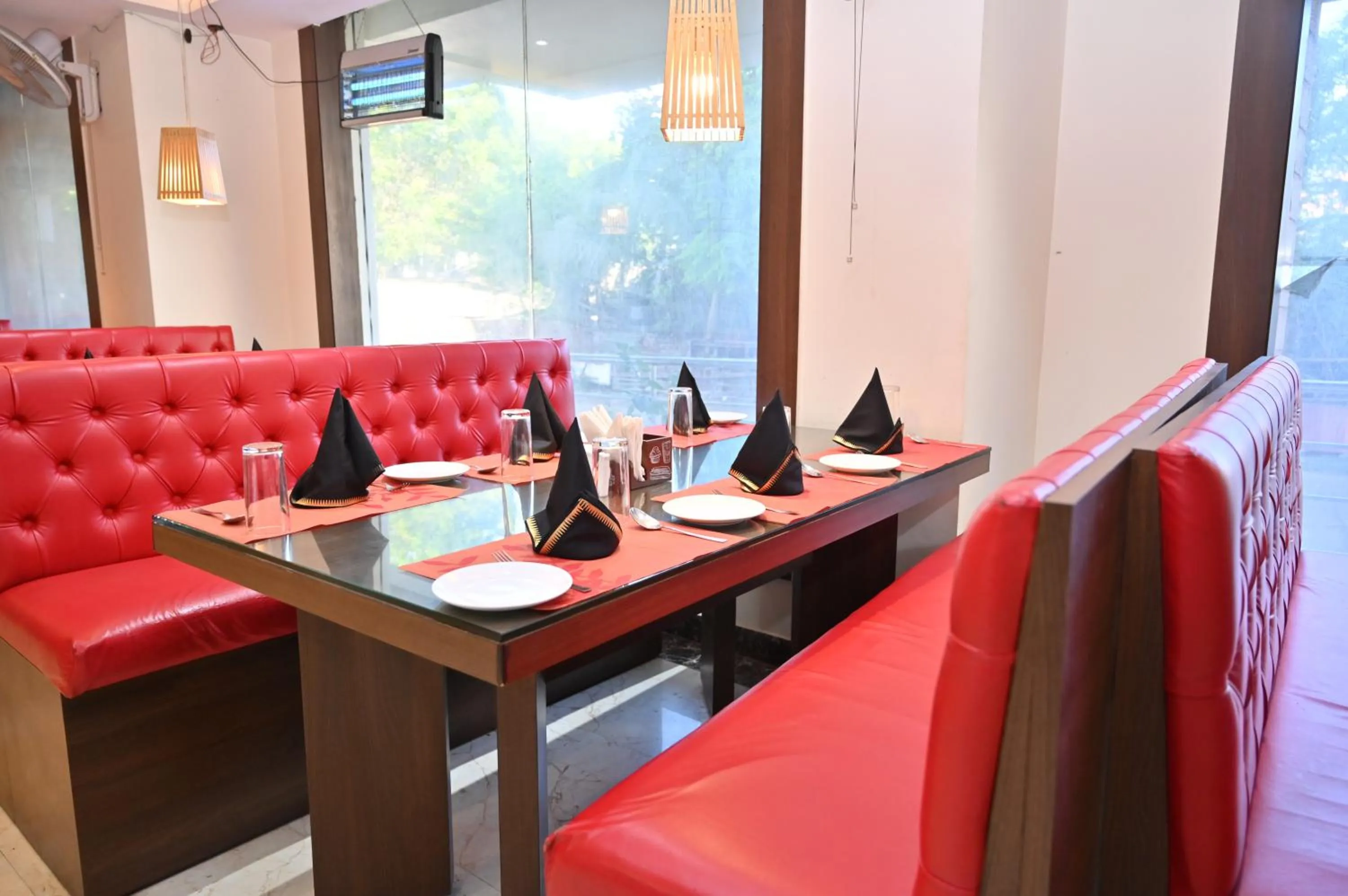 Restaurant/places to eat in Hotel Silver Land New Digha with Rooftop Pool