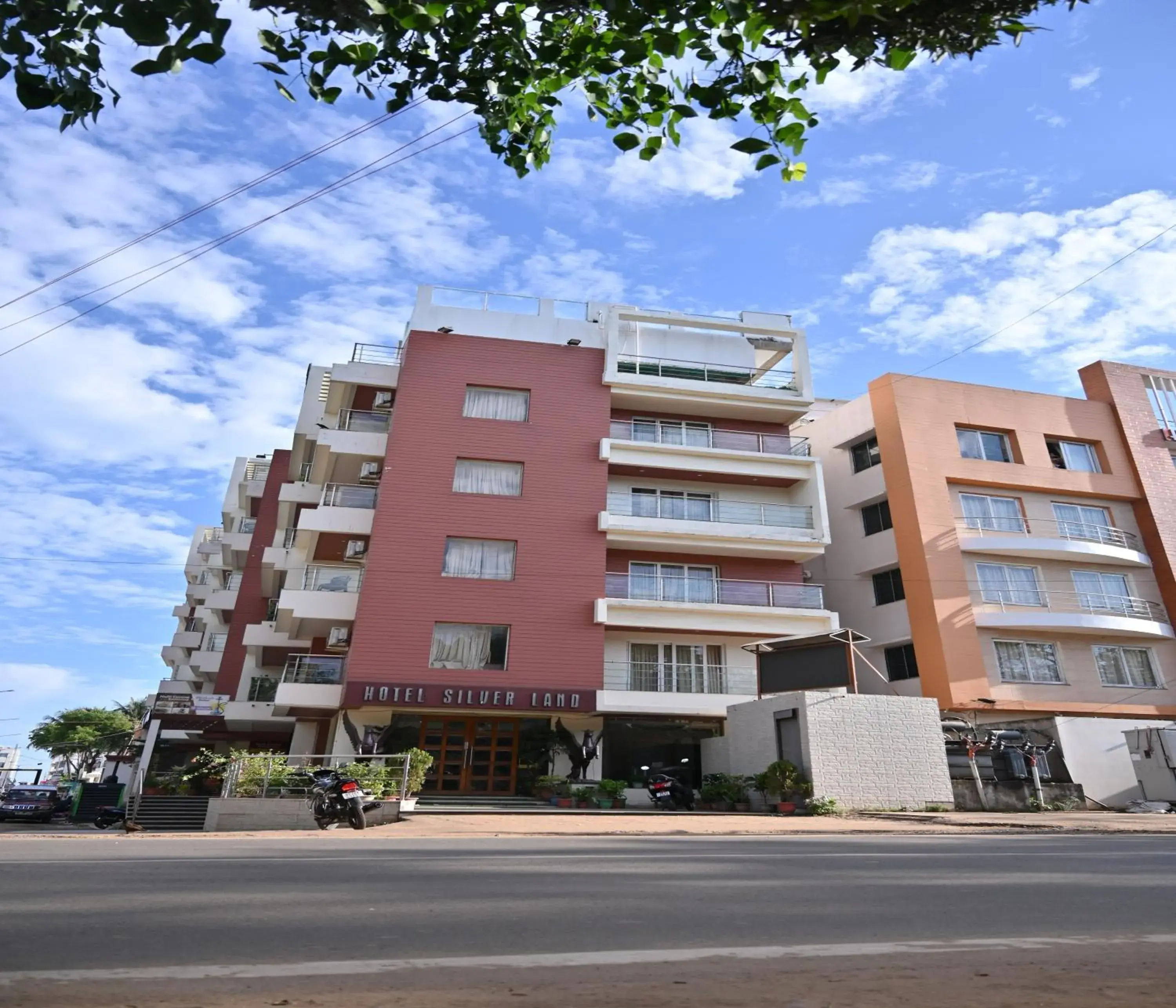 Street view in Hotel Silver Land New Digha with Rooftop Pool Street view in Hotel Silver Land New Digha with Rooftop Pool